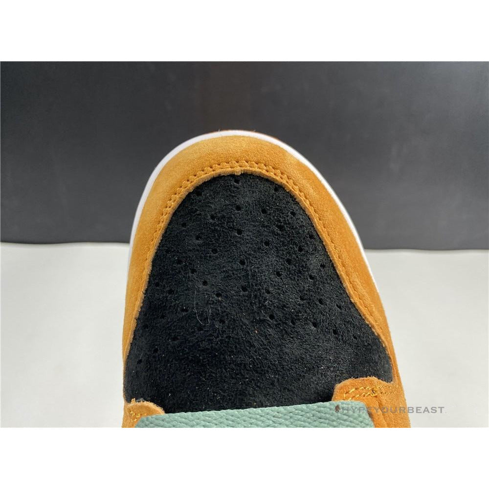 Nike SB Dunk Low 'Ceramic'