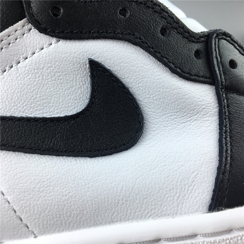 Air Jordan 1 Retro High WMNS 'Satin Black Toe'