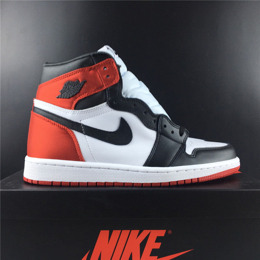 Air Jordan 1 Retro High WMNS 'Satin Black Toe'