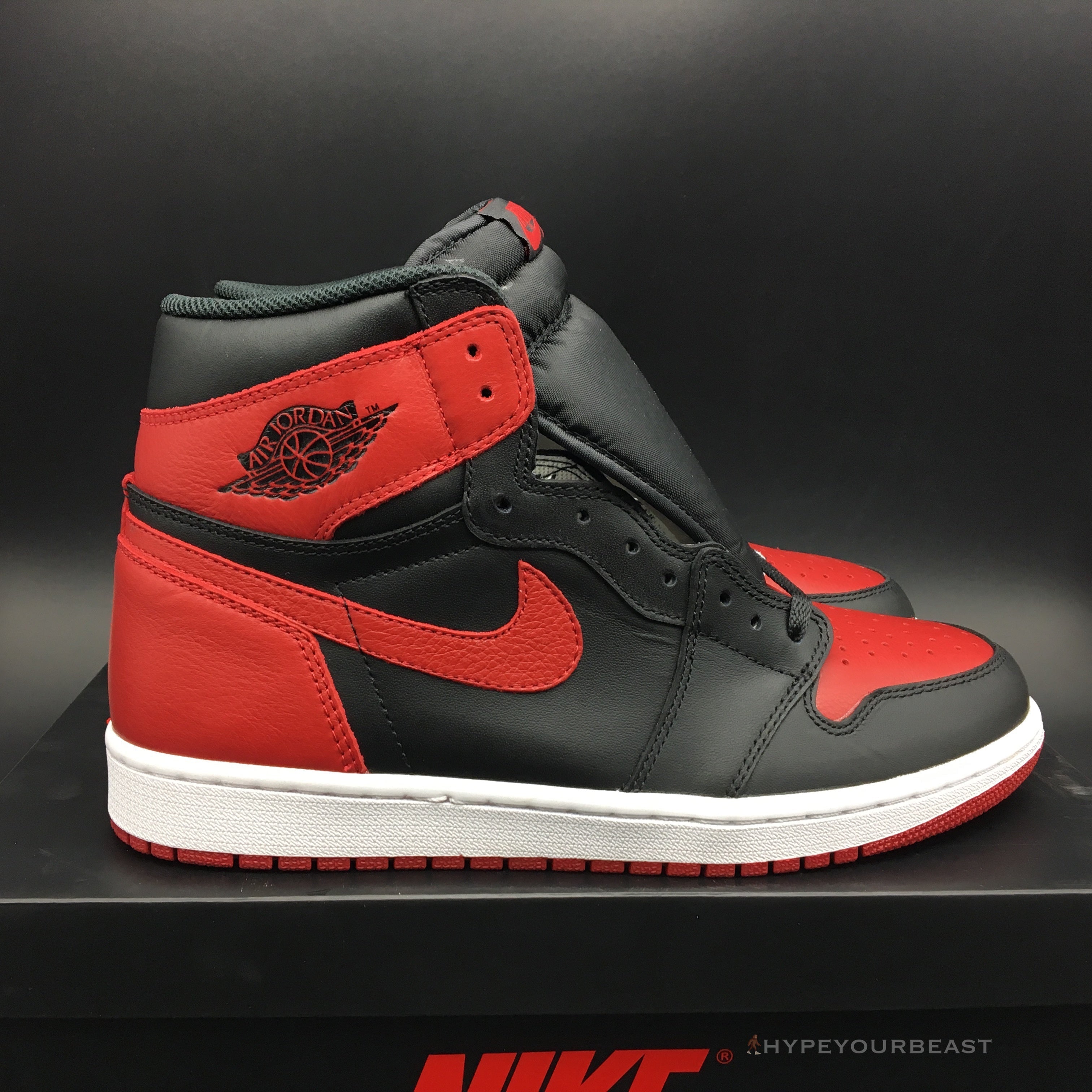 Air Jordan 1 High 'Satin' Banned