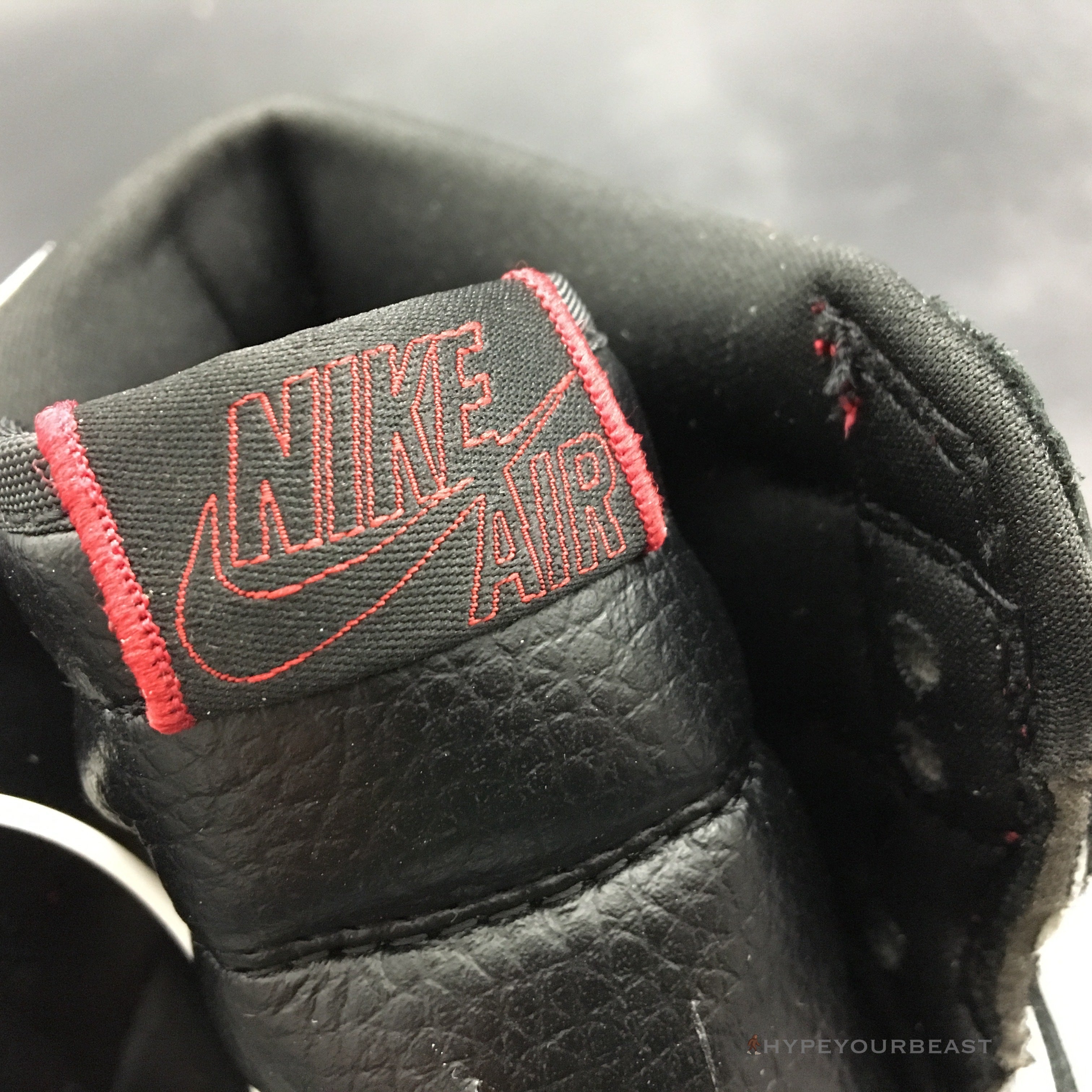 Air Jordan 1 Retro High Defiant White Retro Red