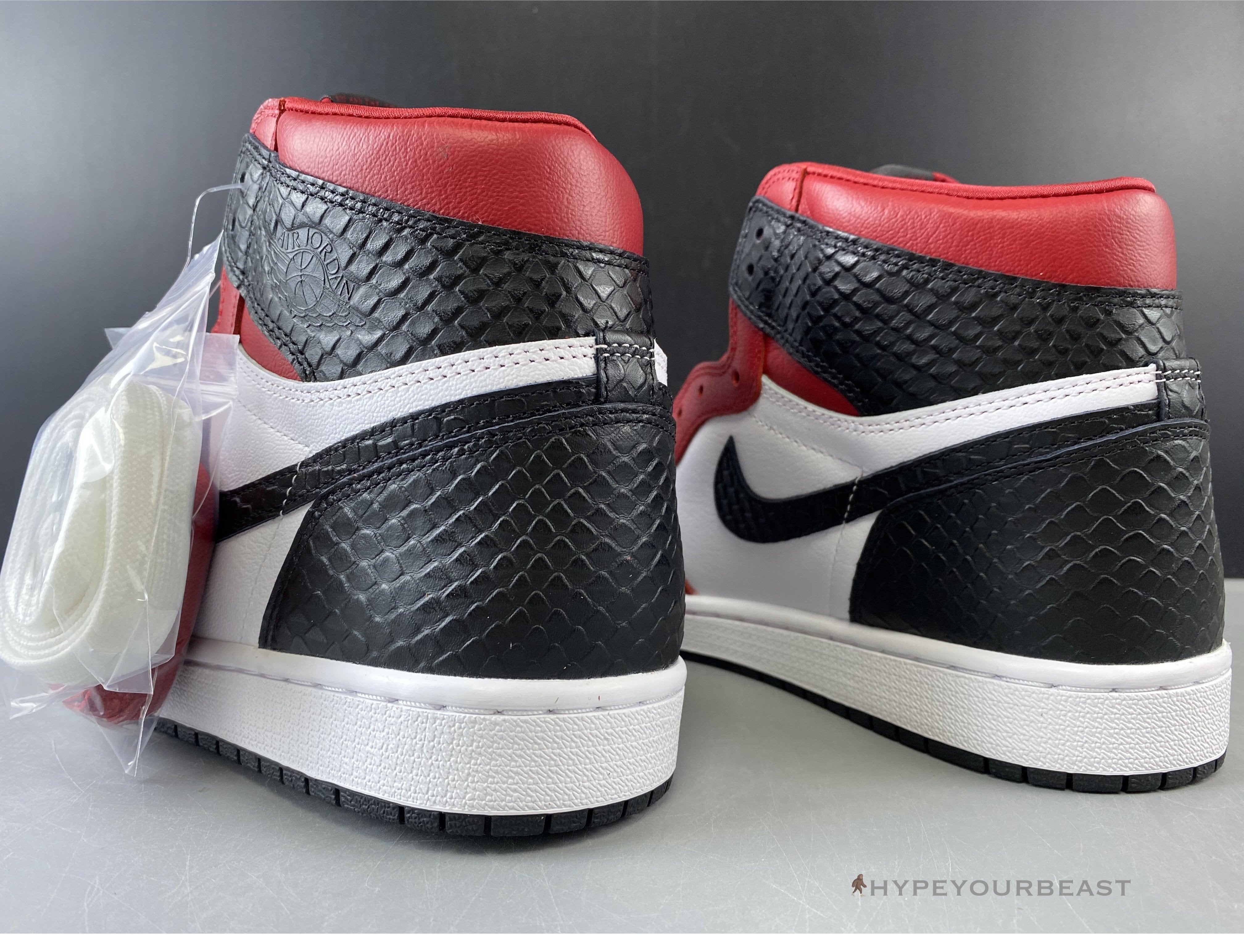 Air Jordan 1 Retro High Snake Chicago Satin