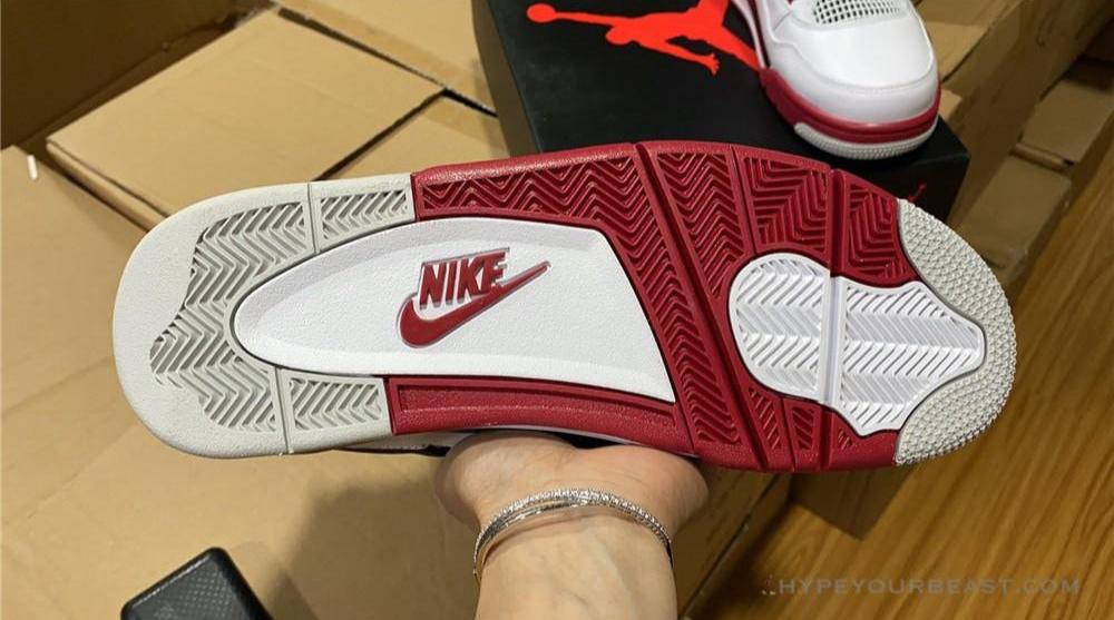 Air Jordan 4 'Fire Red'
