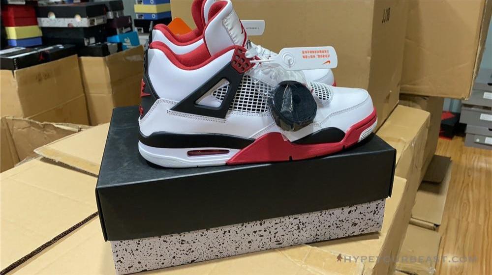 Air Jordan 4 'Fire Red'