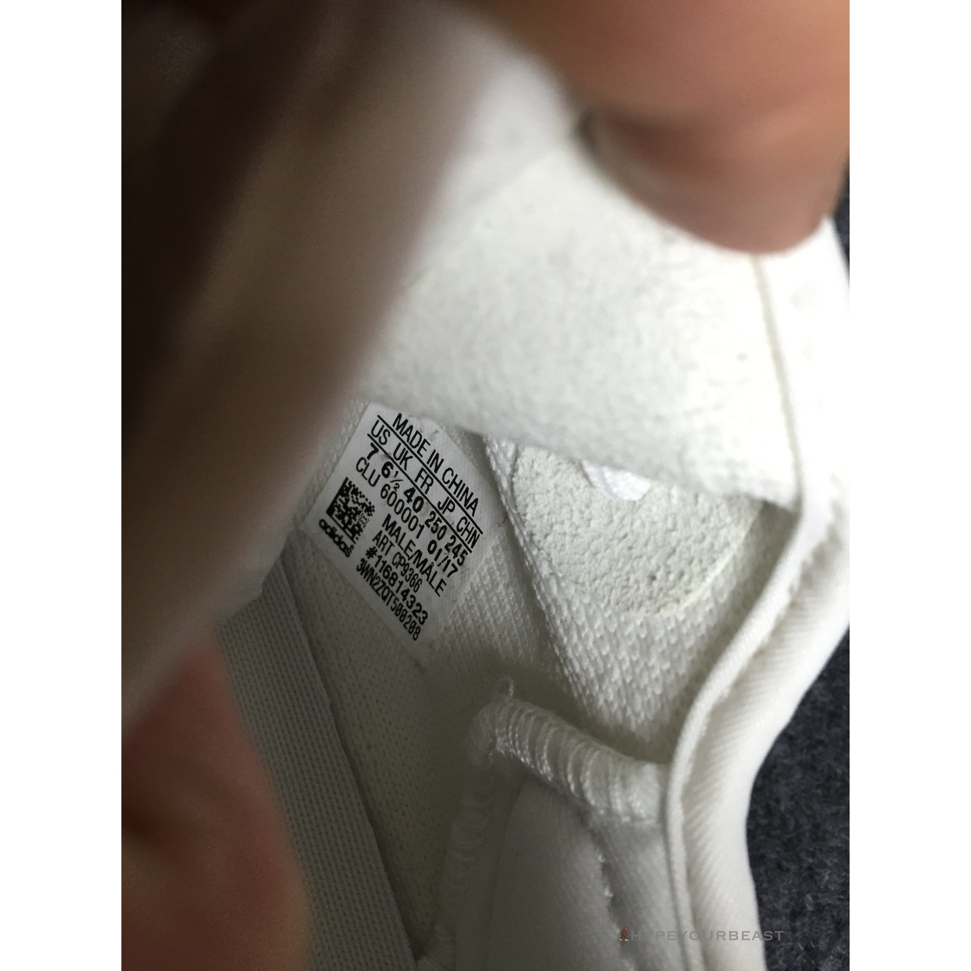 Yeezy Boost 350 V2 Triple White