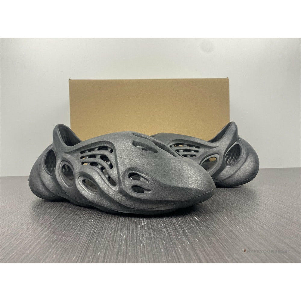 Yeezy Foam RNNR Onyx