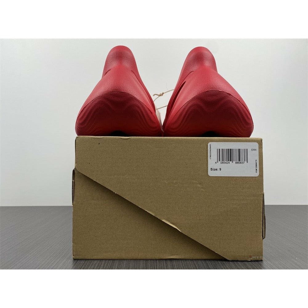 Yeezy Foam RNNR Vermillion Red