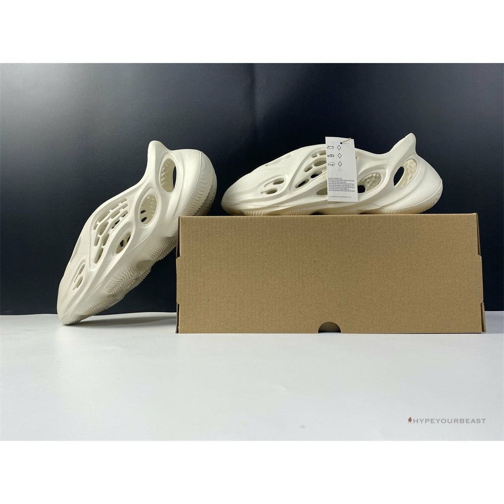 Yeezy Foam RNNR Ararat