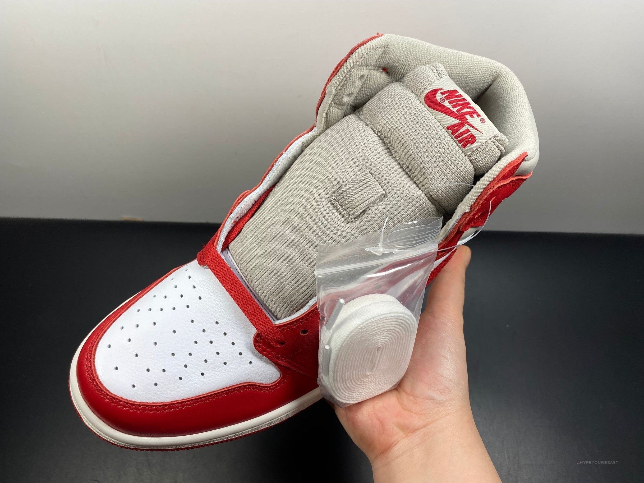 Air Jordan 1 Retro OG 'Varsity Red'