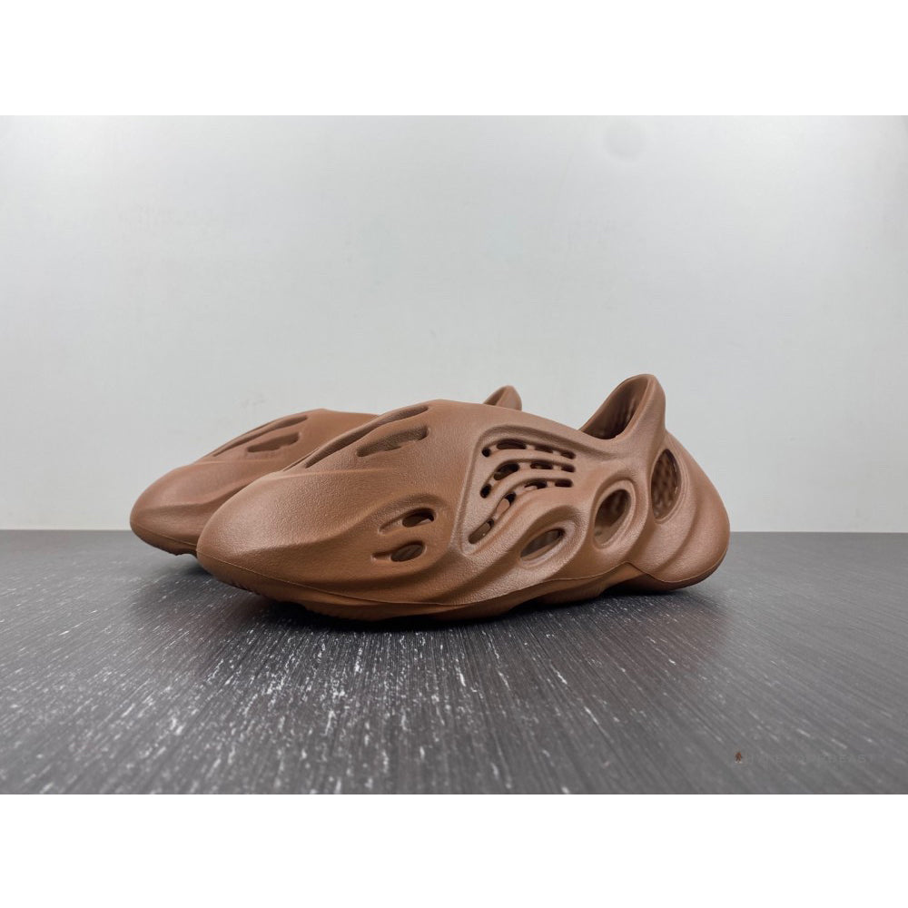 Adidas Yeezy Foam RNNR 'Flax'