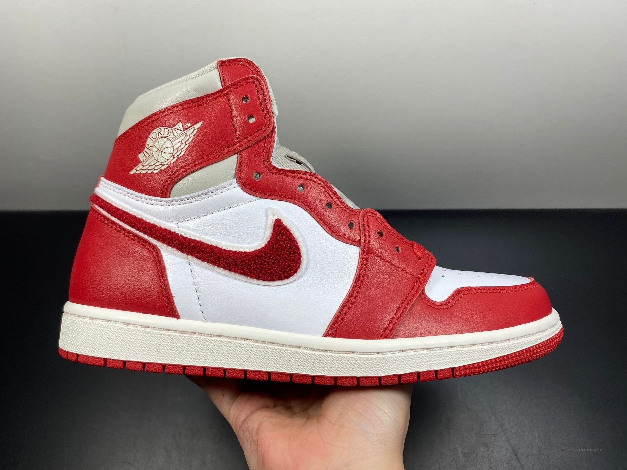Air Jordan 1 Retro OG 'Varsity Red'