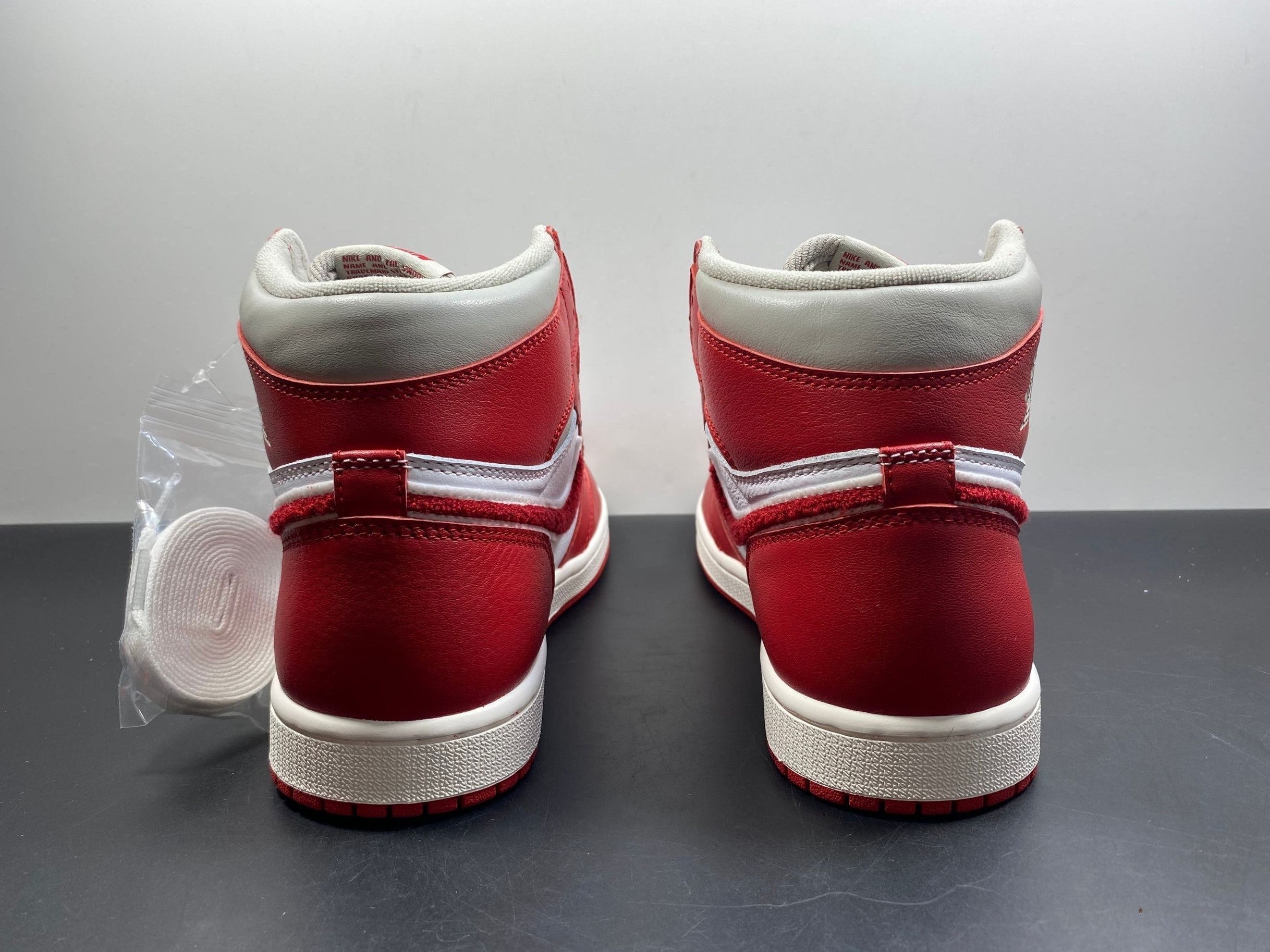 Air Jordan 1 Retro OG 'Varsity Red'