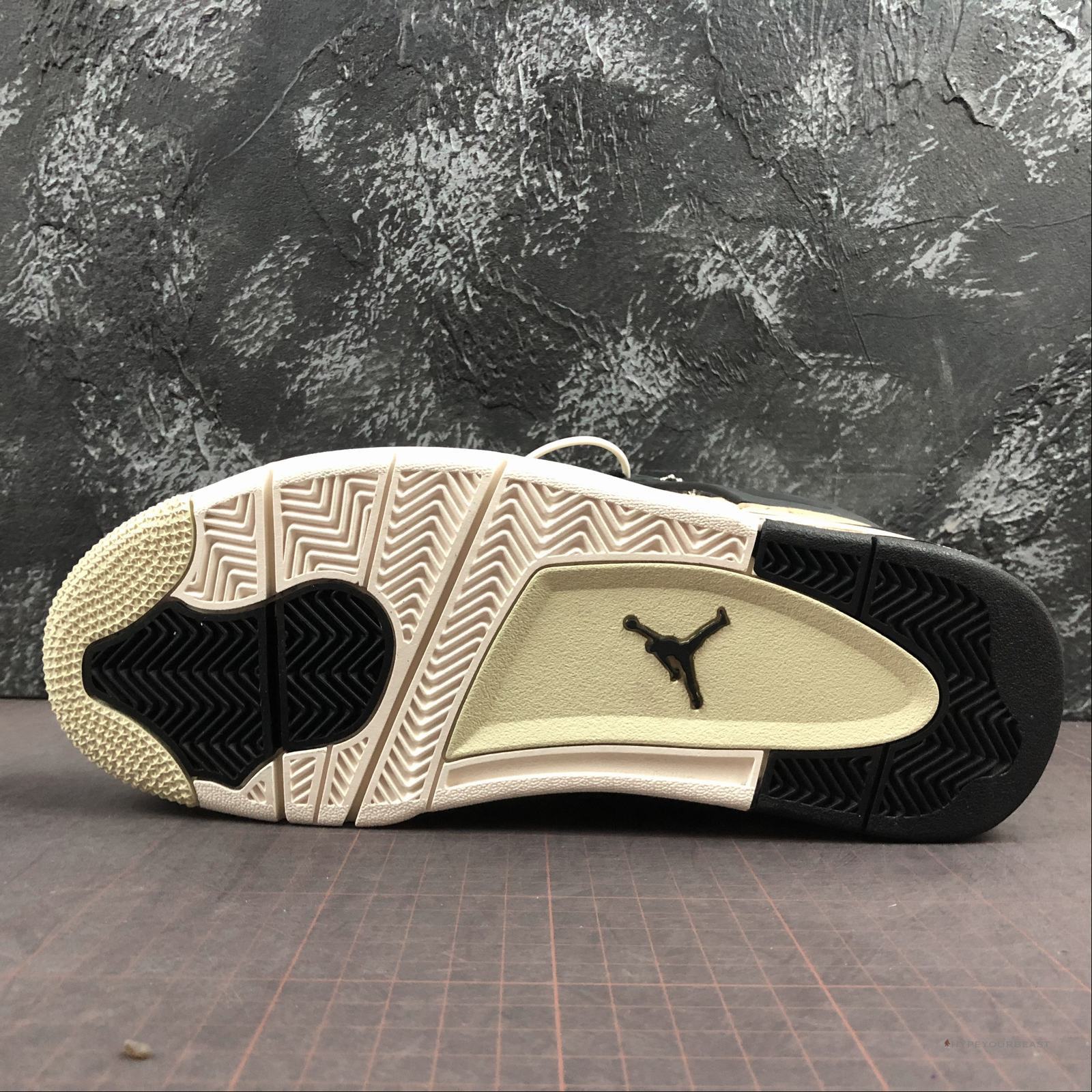 Air Jordan 4 Retro 'Mushroom'