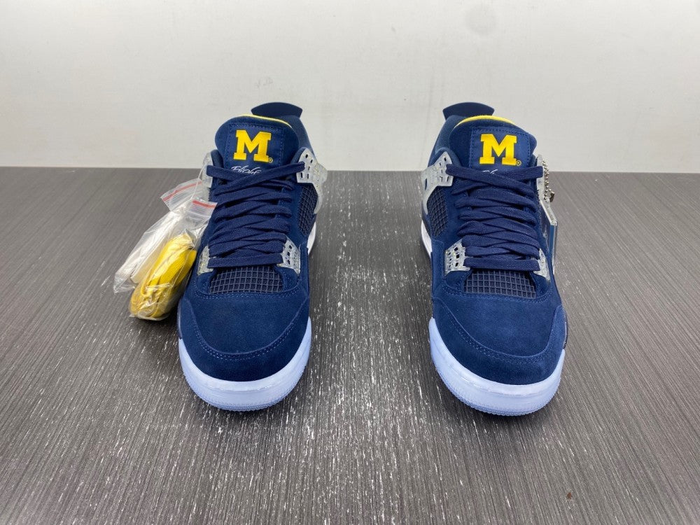 Air Jordan 4 Michigan Blue