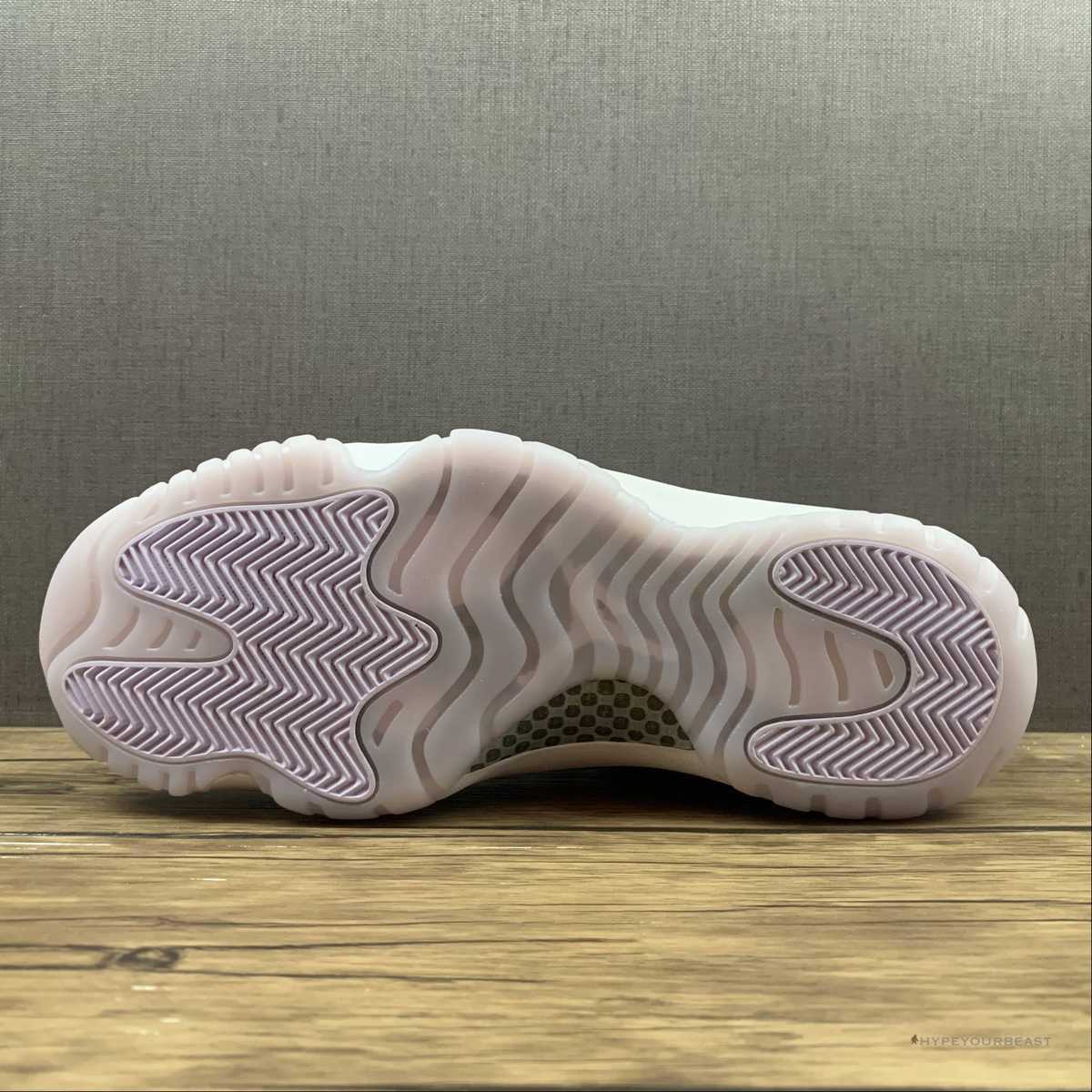 Air Jordan 11 Low 'Pure Velvet'