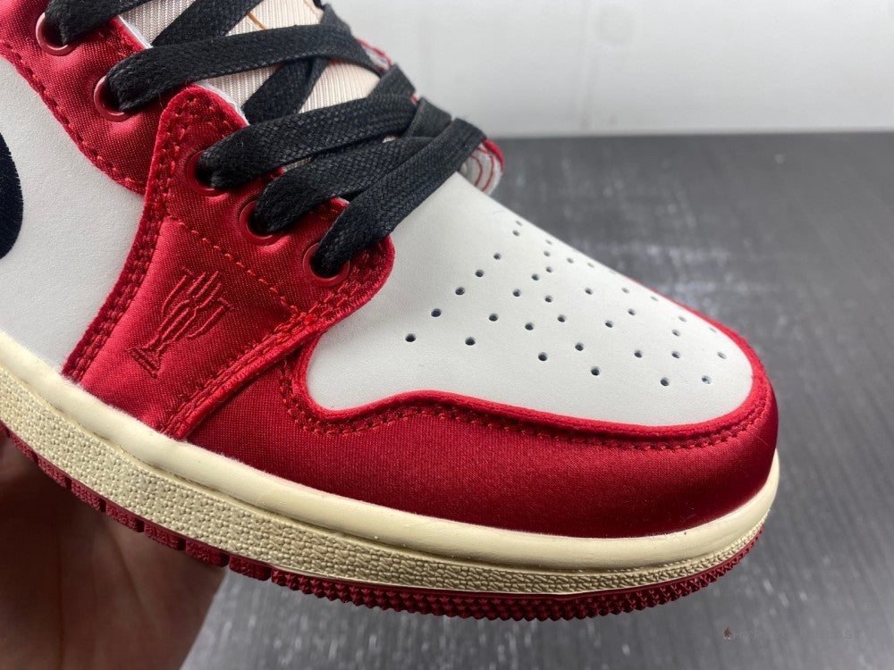 Air Jordan 1 Low OG 'Trophy Room Away'