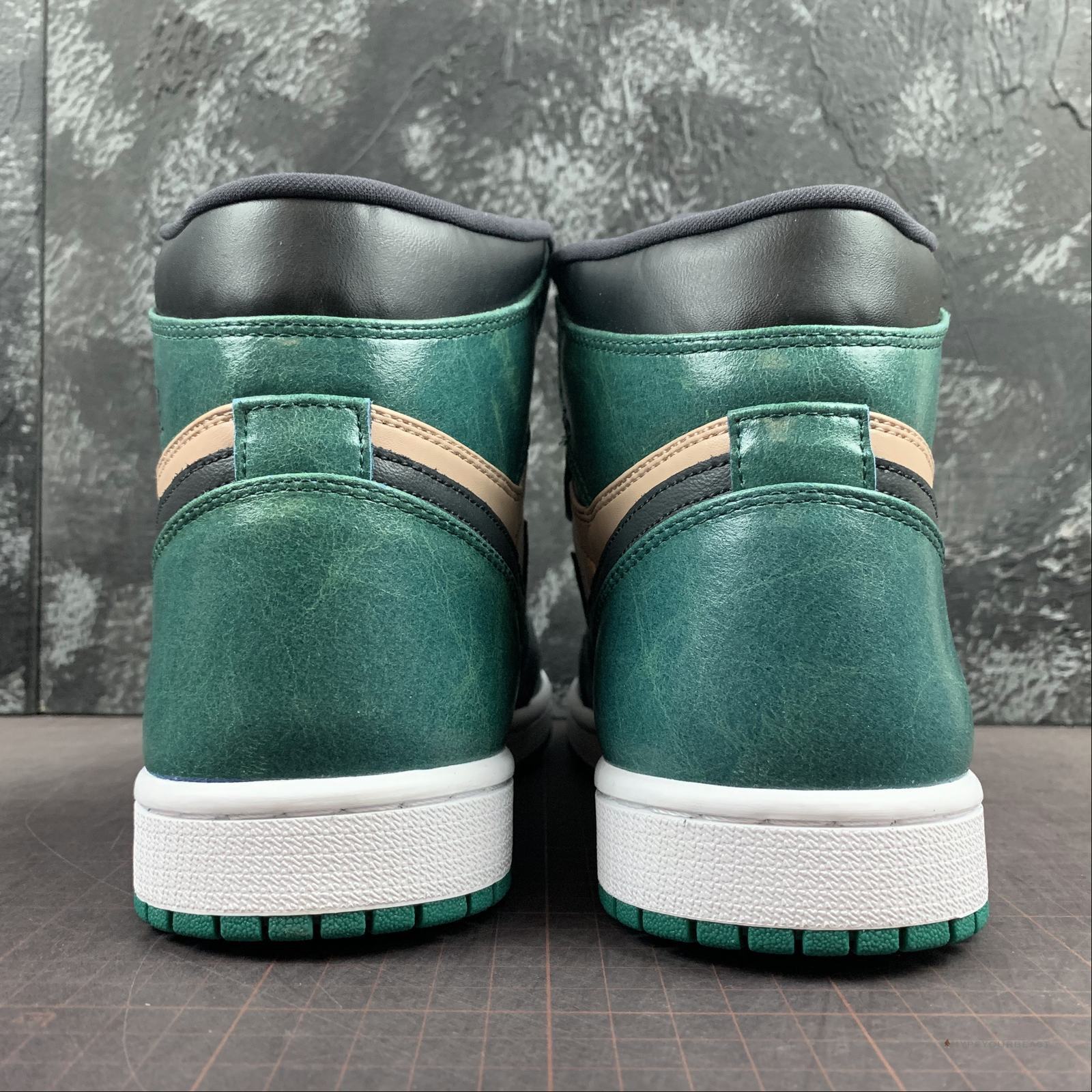 Air Jordan 1 Ret Hi Prem 'Bio Beige'