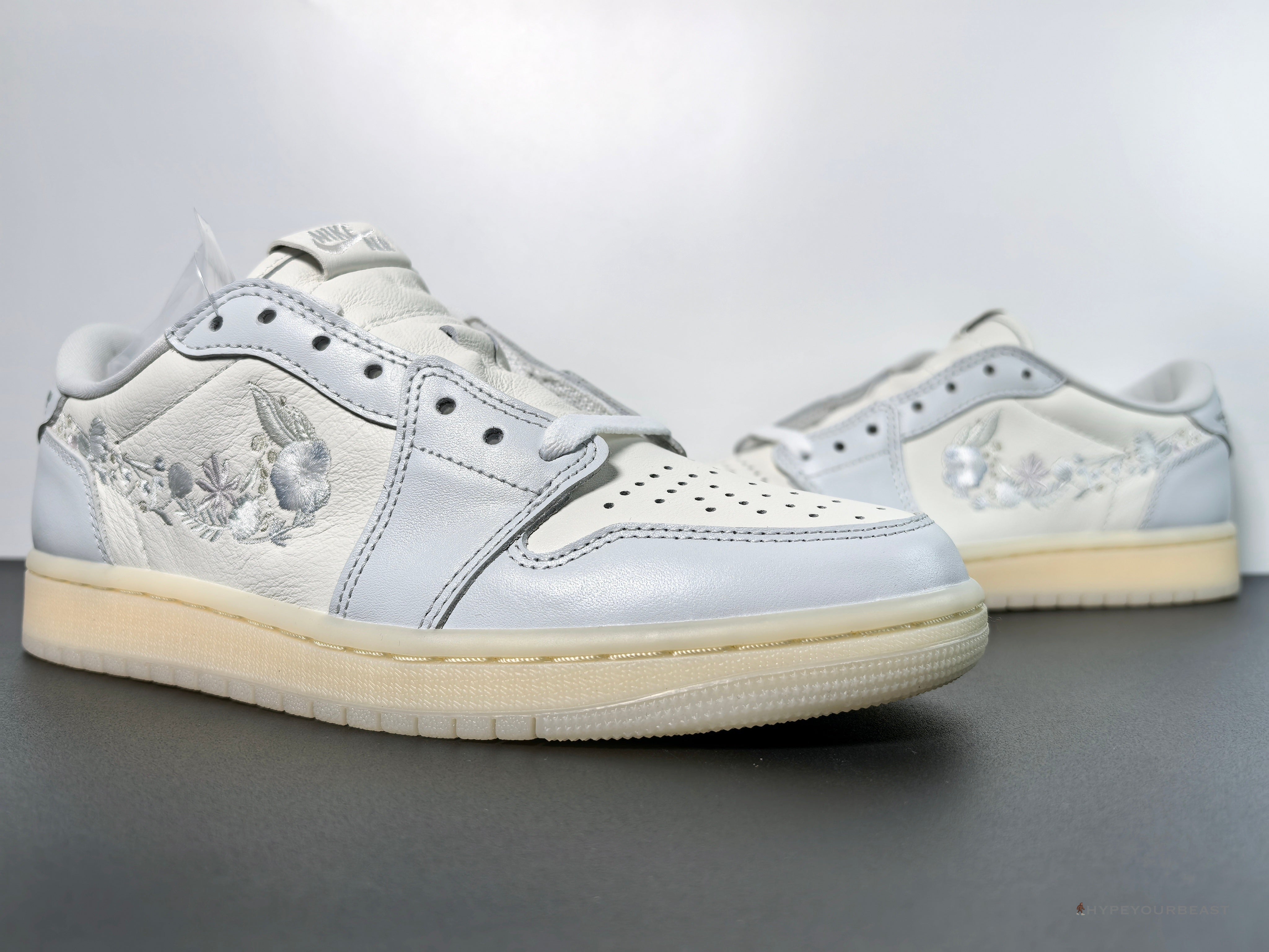Jordan 1 Retro Low OG 'Rabbit Floral Swoosh'