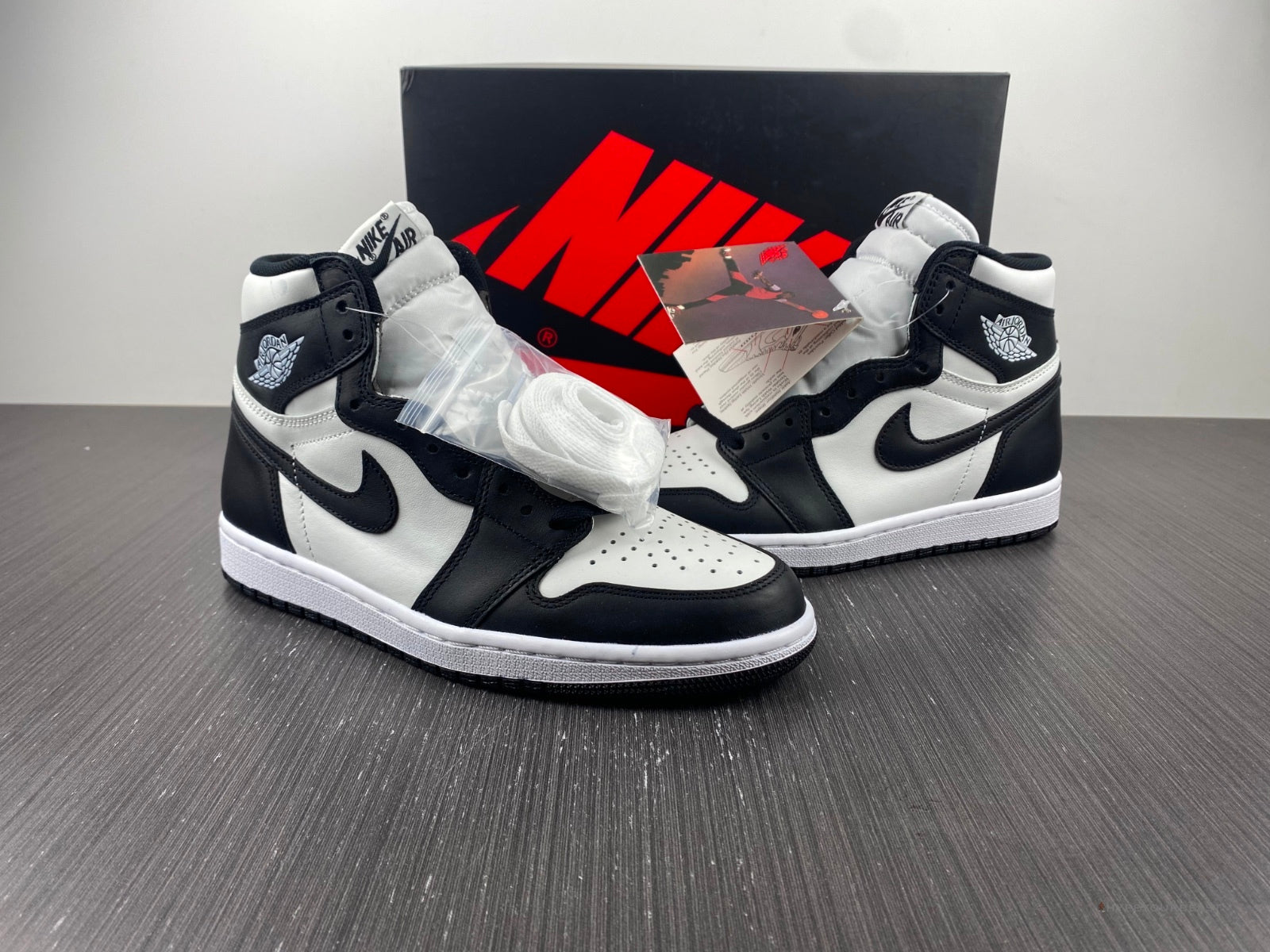 Air Jordan 1 Retro High 85 'Black White (2023)'
