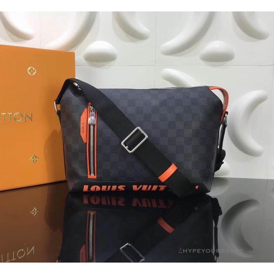 DAMIER COBALT RACE DISCOVERY MESSENGER PM