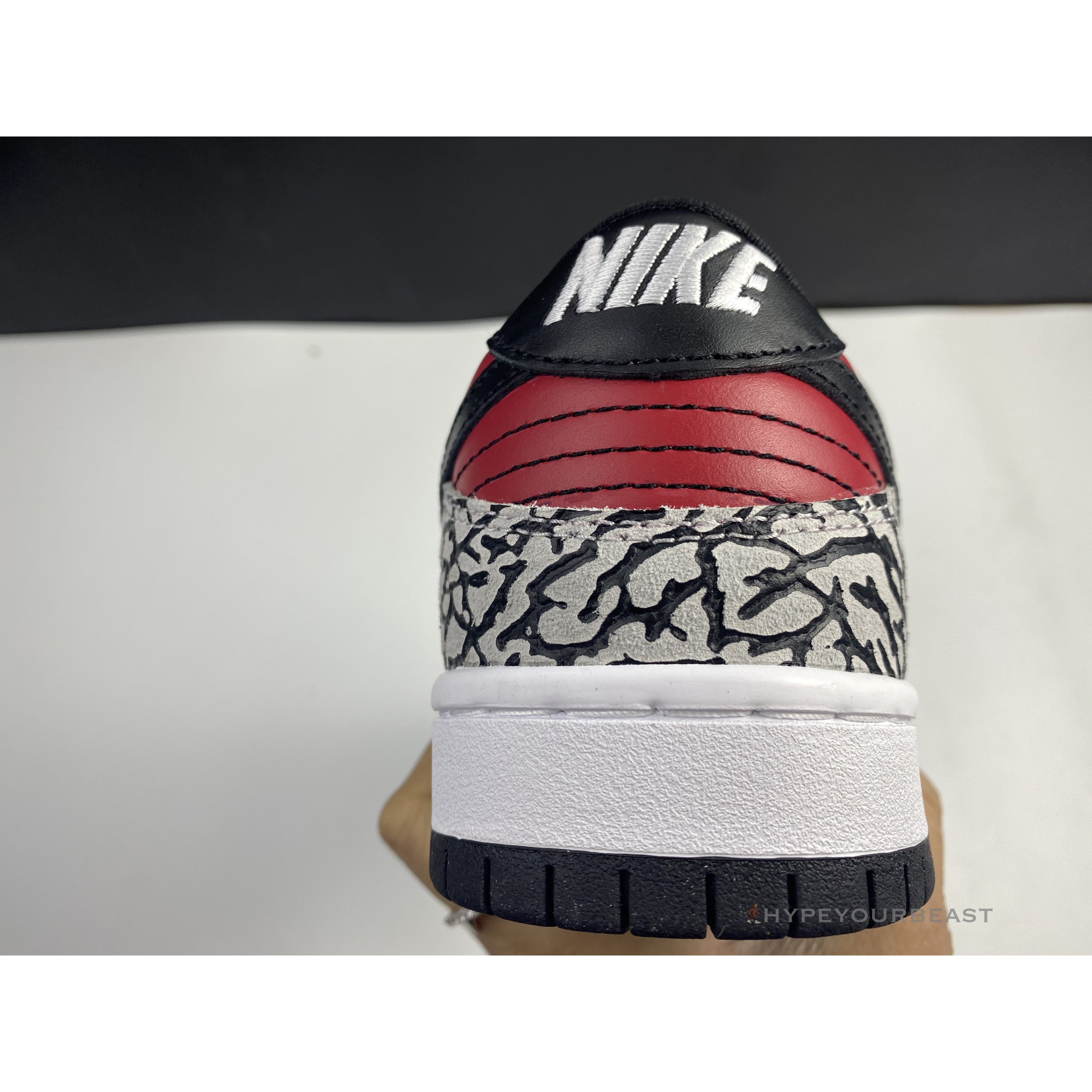 Supreme X Nike SB Dunk Low Red Cement