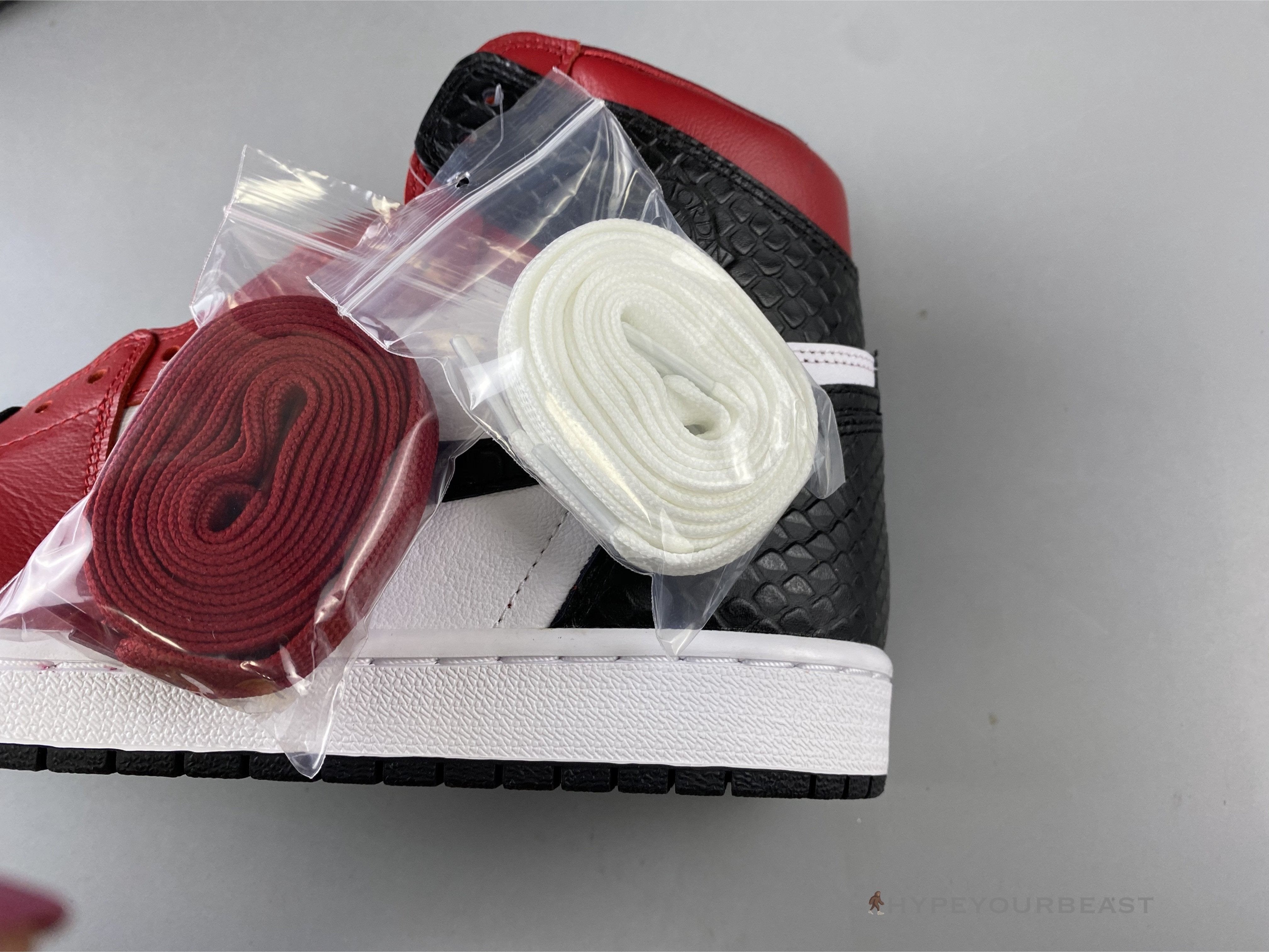 Air Jordan 1 Retro High Snake Chicago Satin