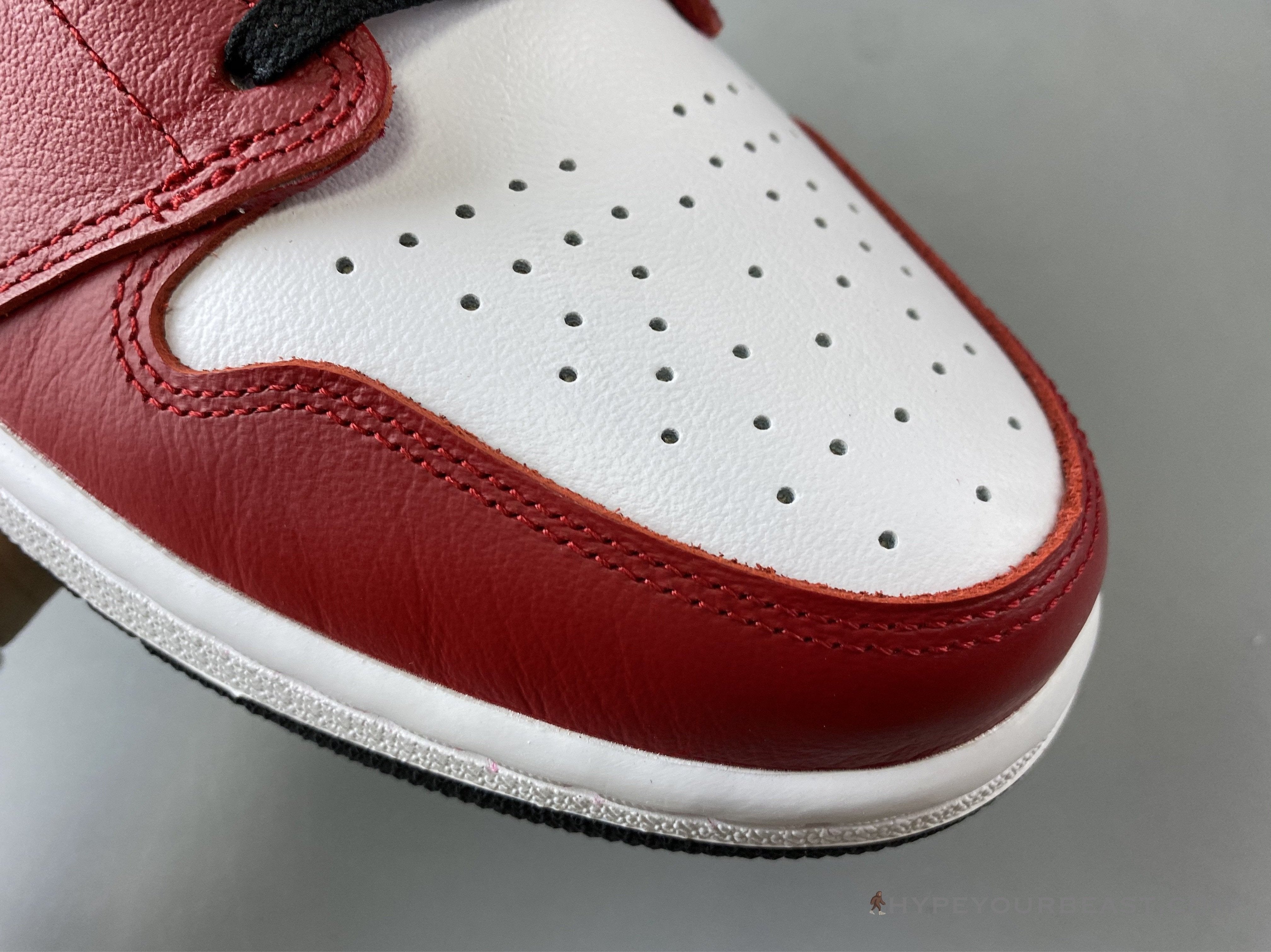 Air Jordan 1 Retro High Snake Chicago Satin