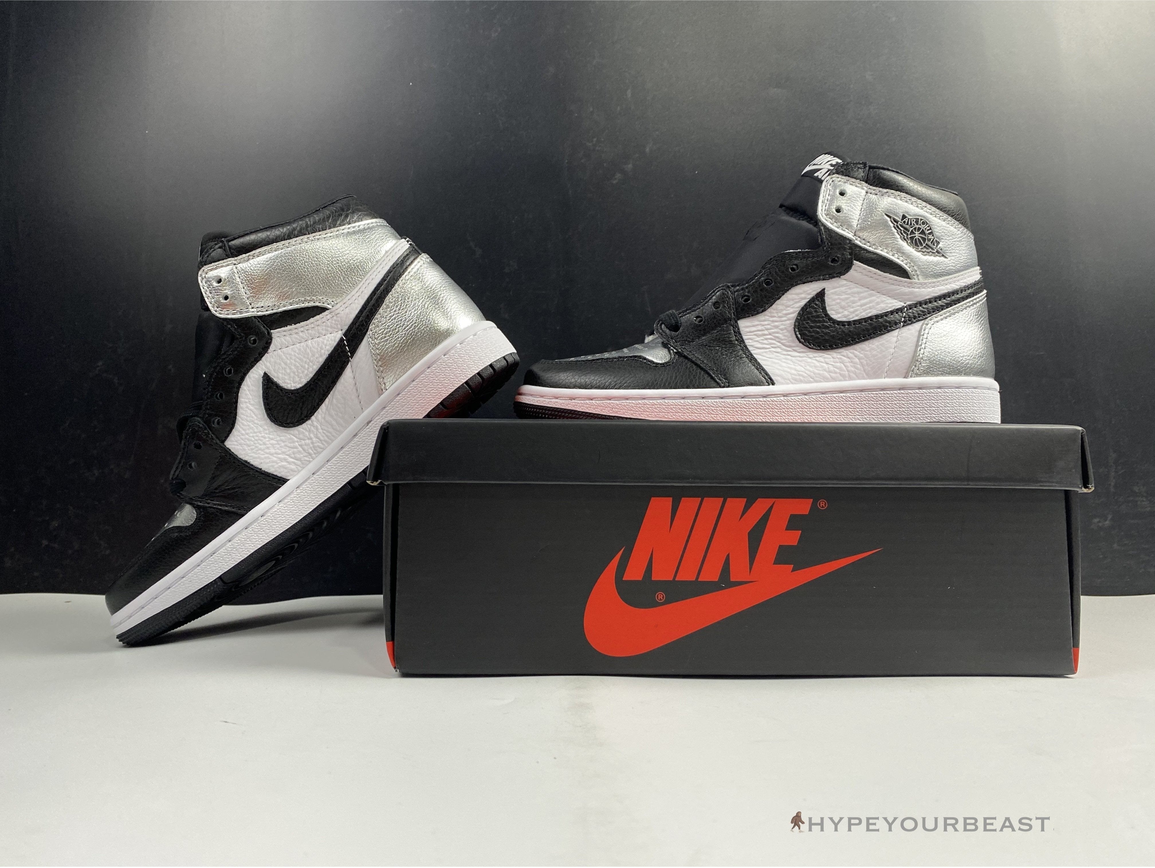 Air Jordan 1 Retro High Silver Toe
