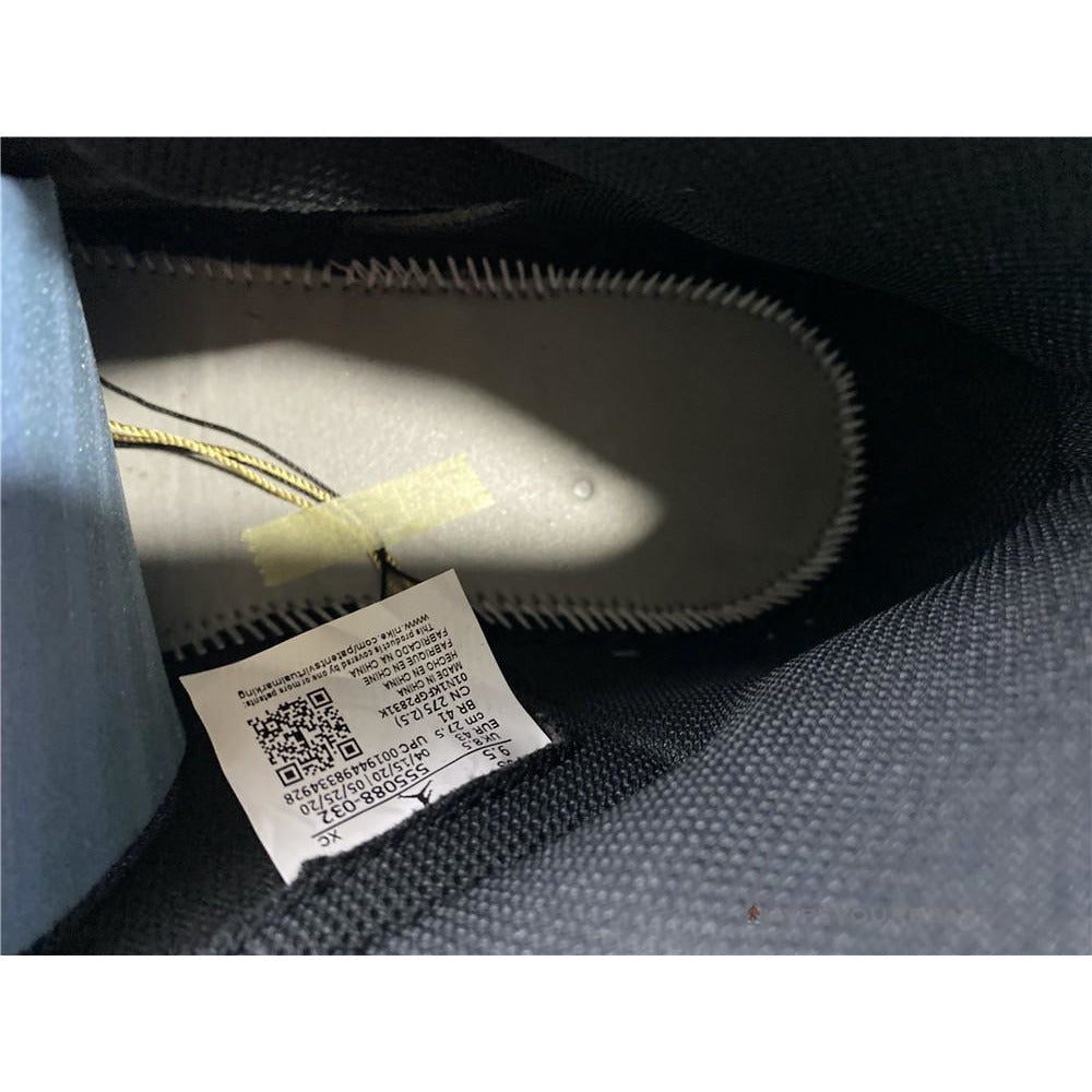 Air Jordan 1 High 'Black Metallic Gold'