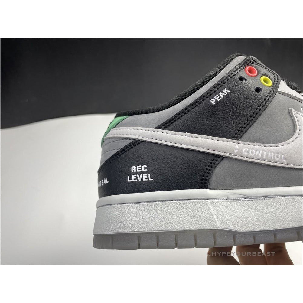Nike SB Dunk Low VX1000