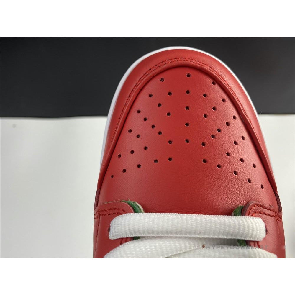 Nike SB Dunk Low 7-Eleven