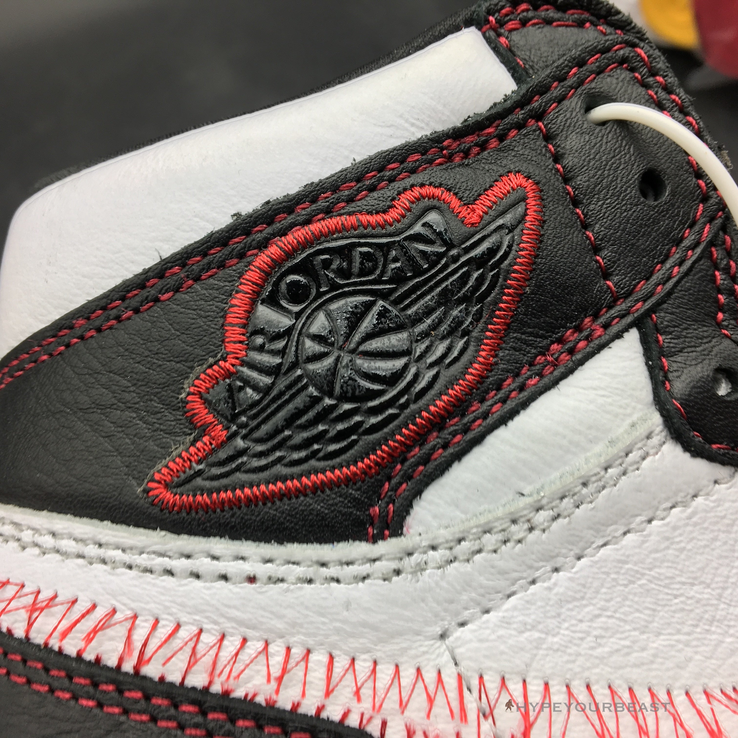 Air Jordan 1 Retro High Defiant White Retro Red