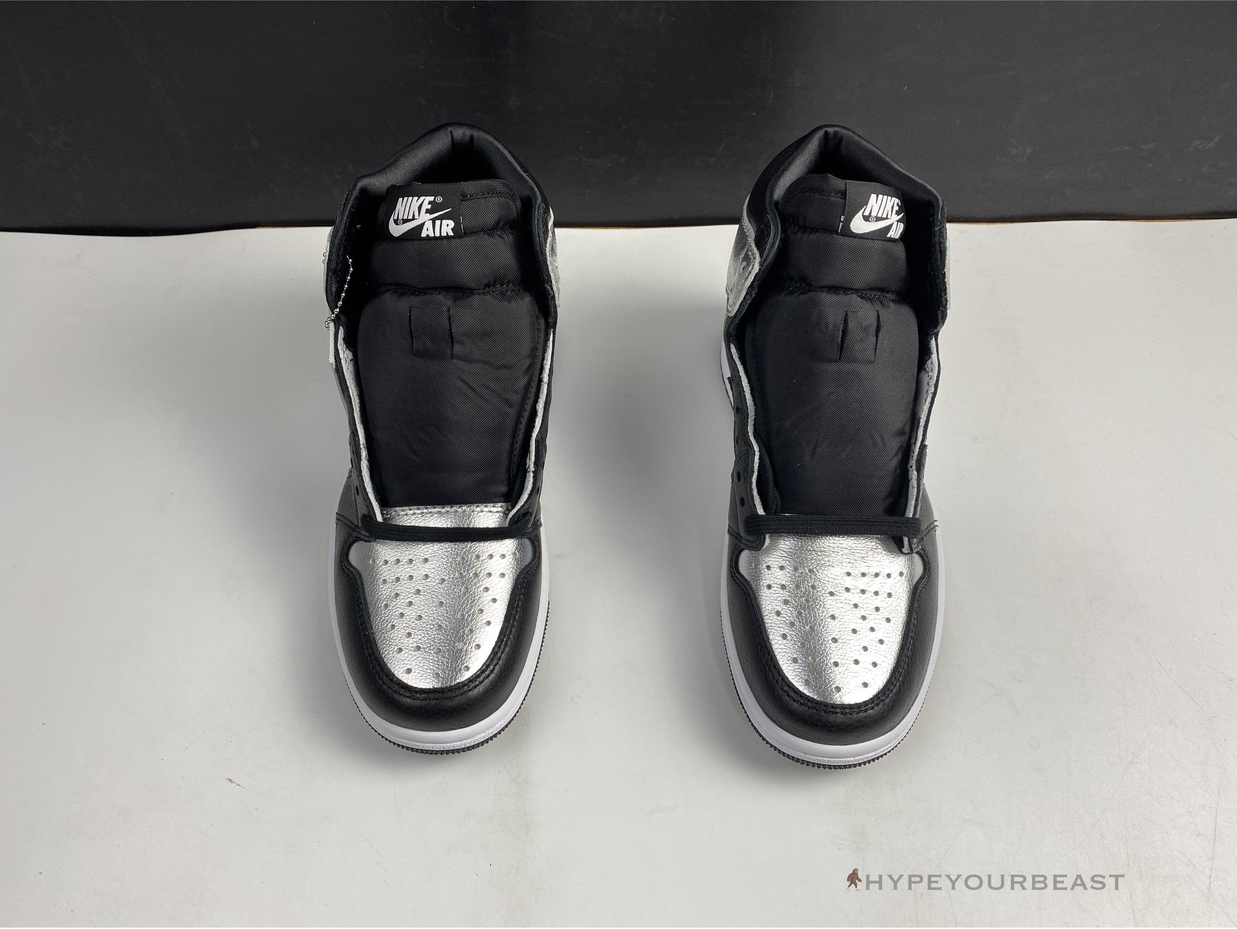 Air Jordan 1 Retro High Silver Toe