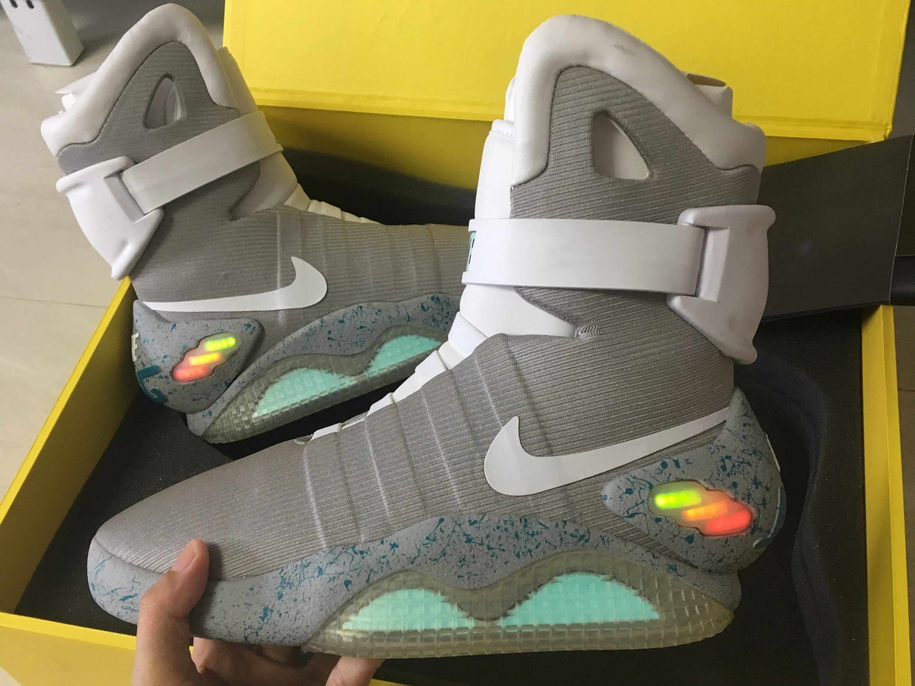 Nike Air Mag 'Back to the Future' (NO AUTO-LACE)