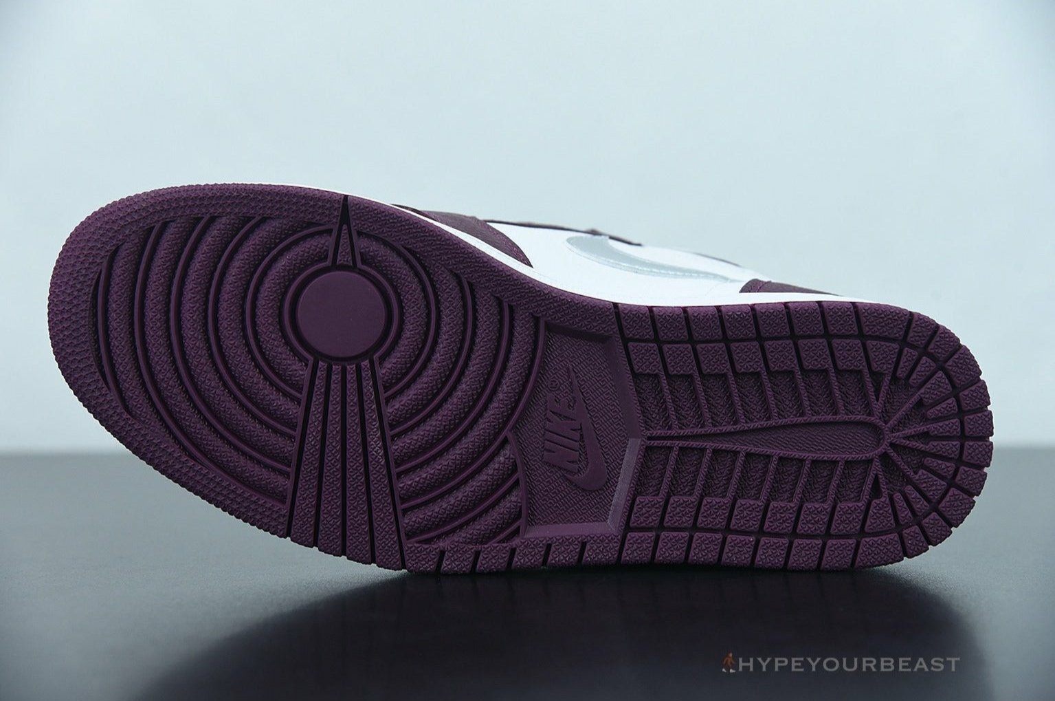 Air Jordan.1 Retro High OG Bordeaux