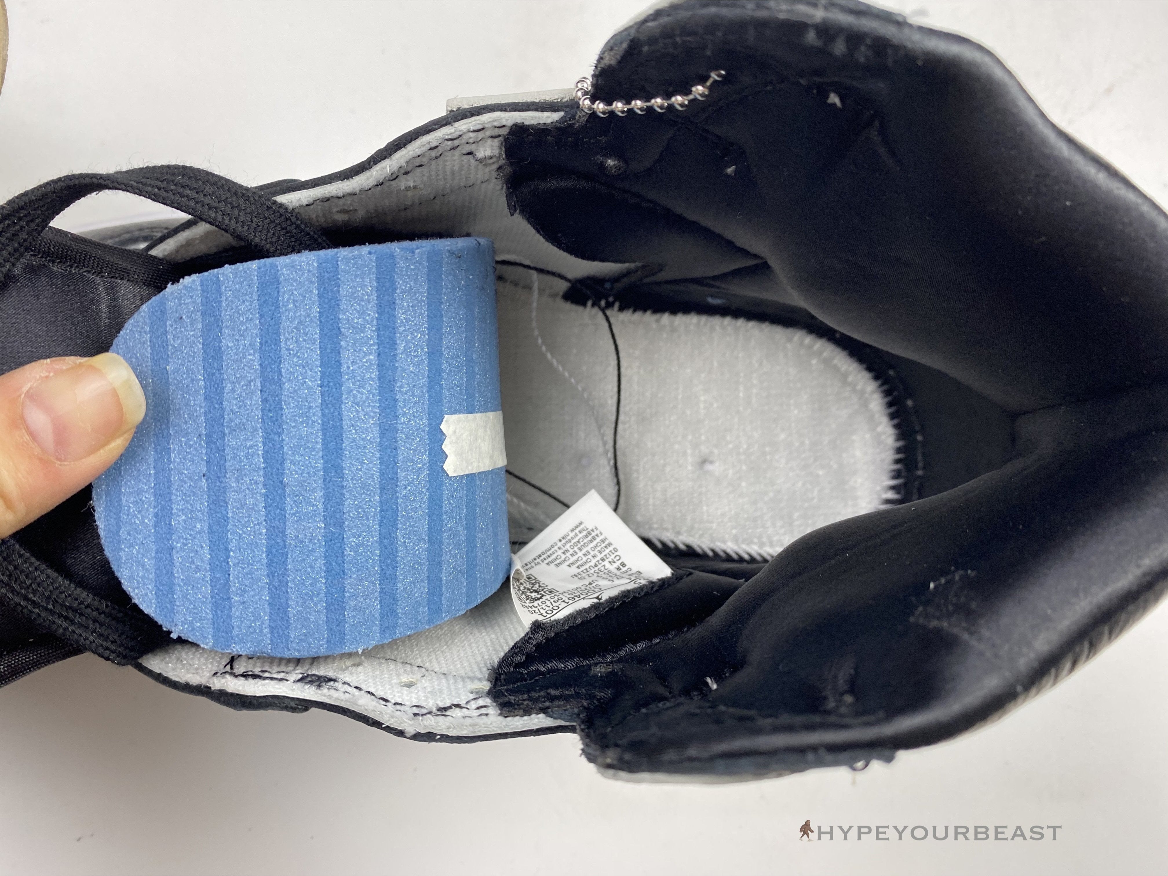 Air Jordan 1 Retro High Silver Toe