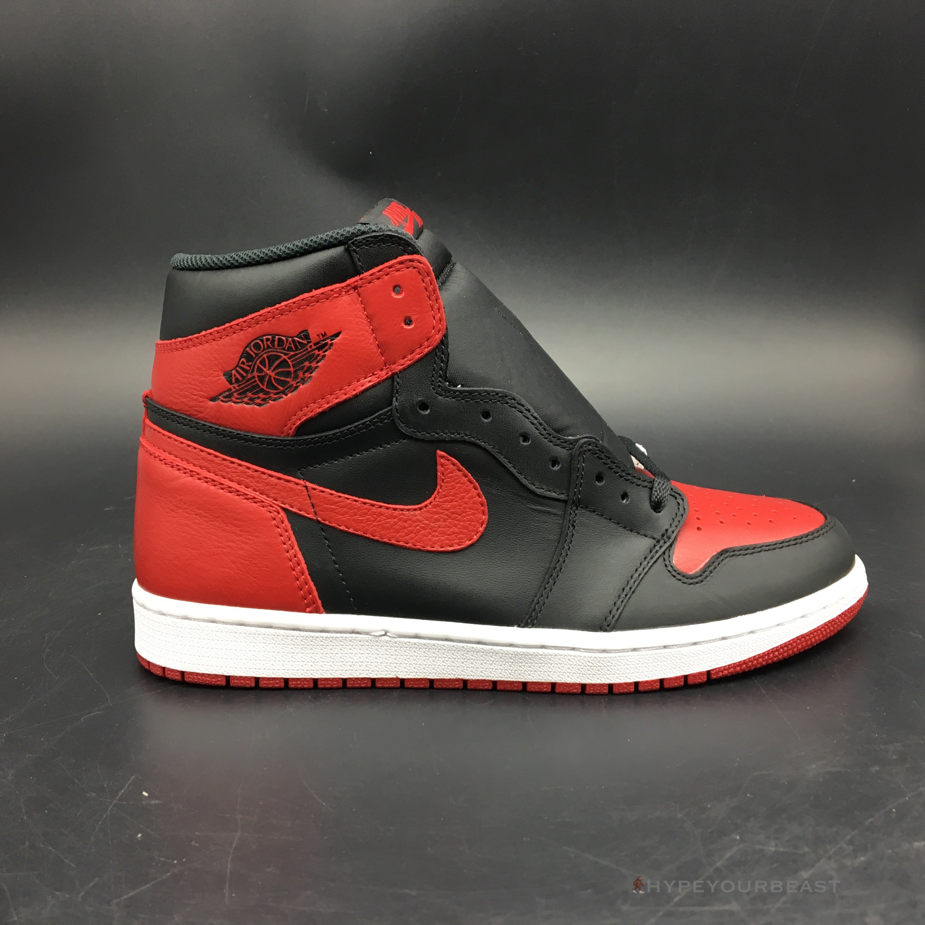 Air Jordan 1 High 'Satin' Banned