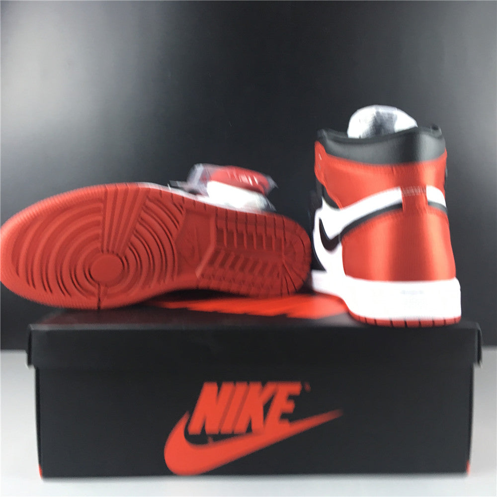 Air Jordan 1 Retro High WMNS 'Satin Black Toe'