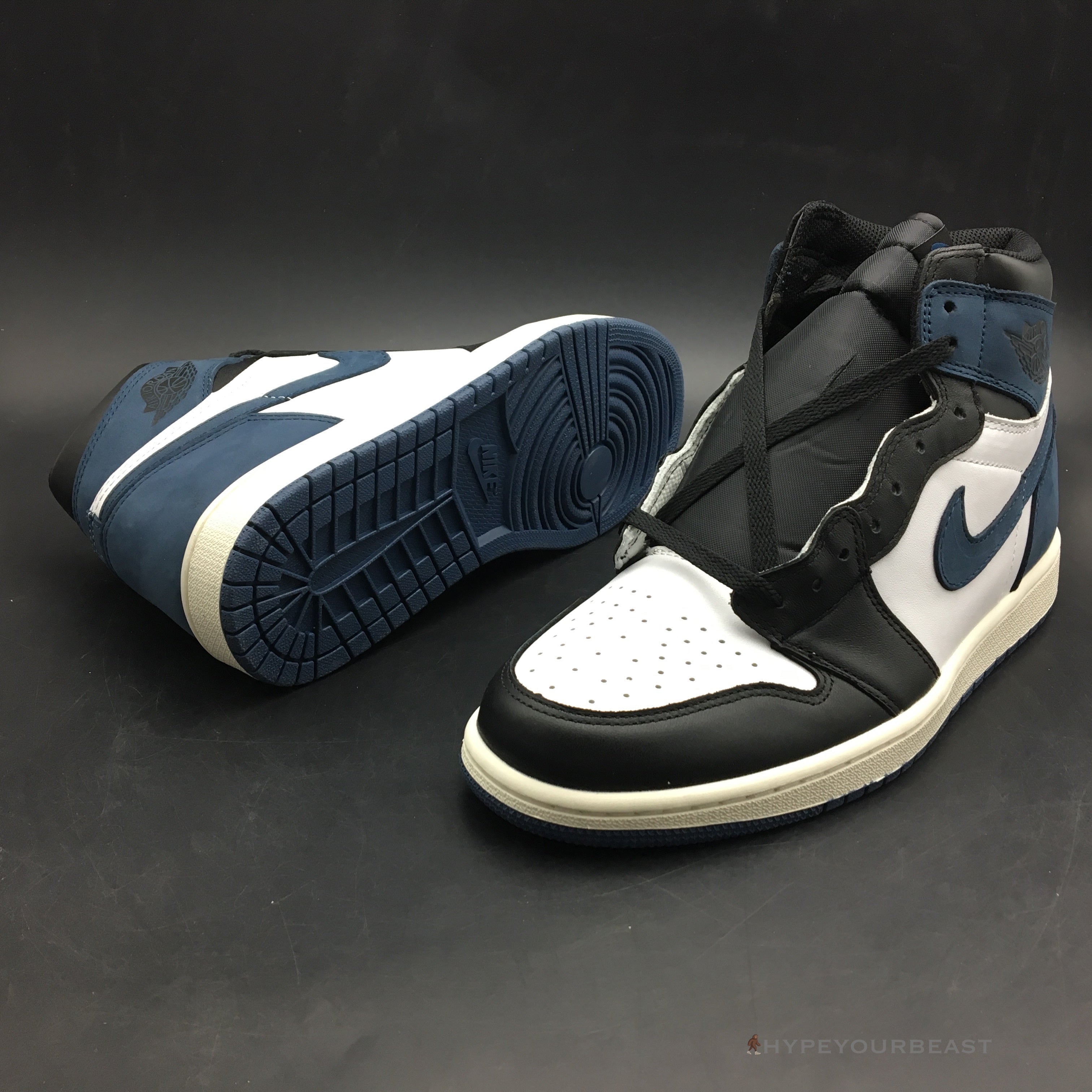 Air Jordan 1 Retro High OG Blue Moon