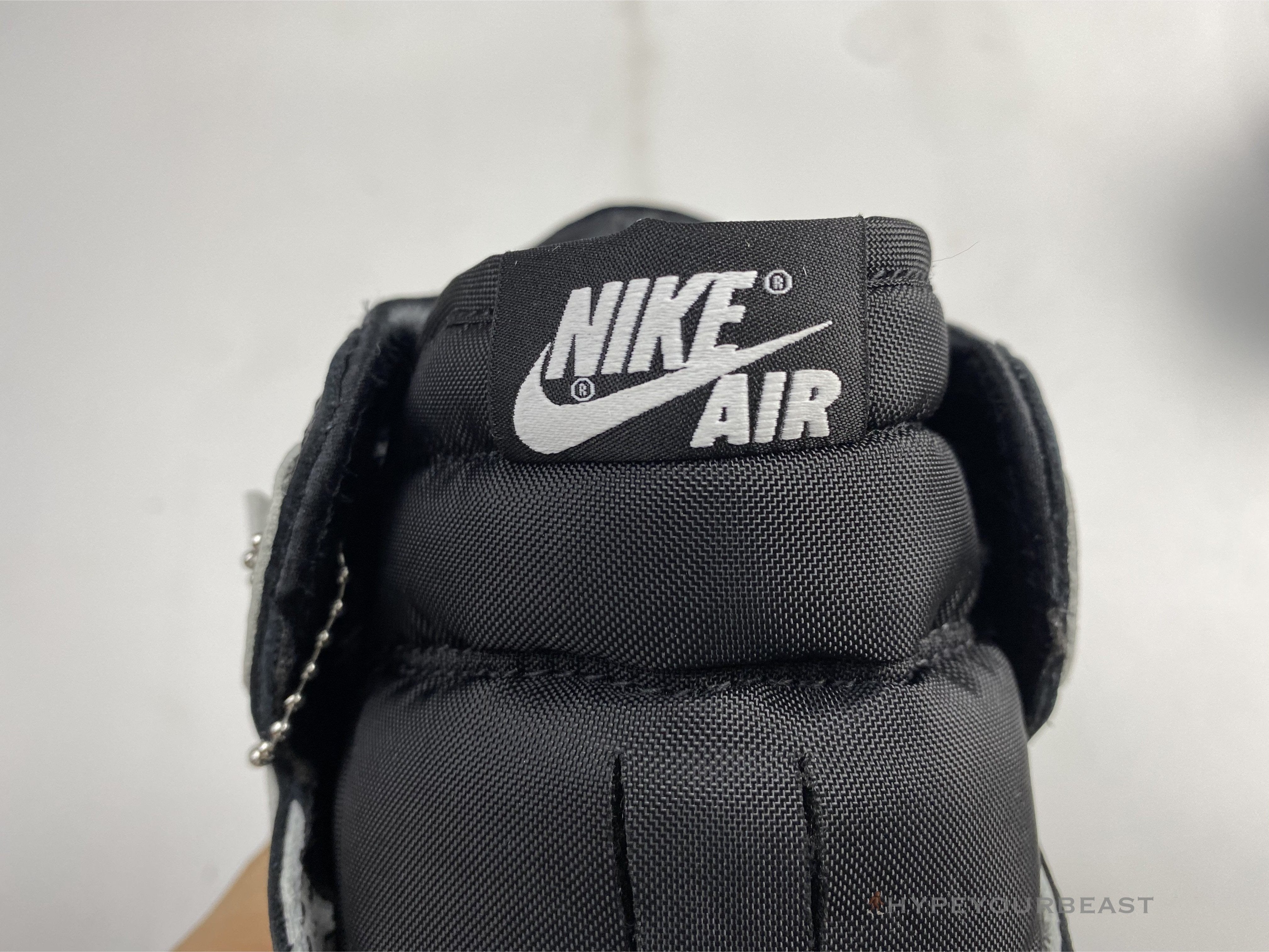 Air Jordan 1 Retro High Silver Toe