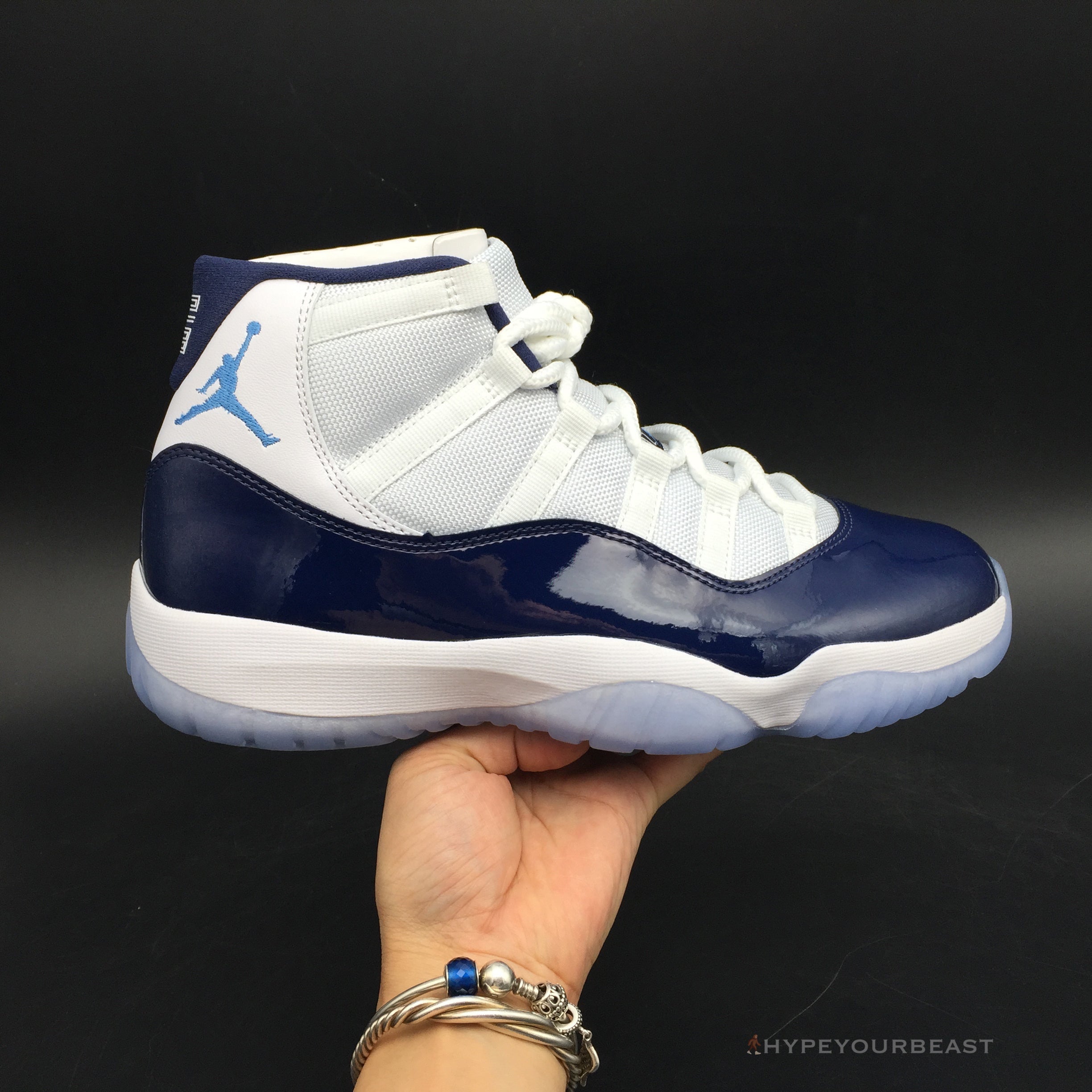 Air Jordan 11 Retro Pantone