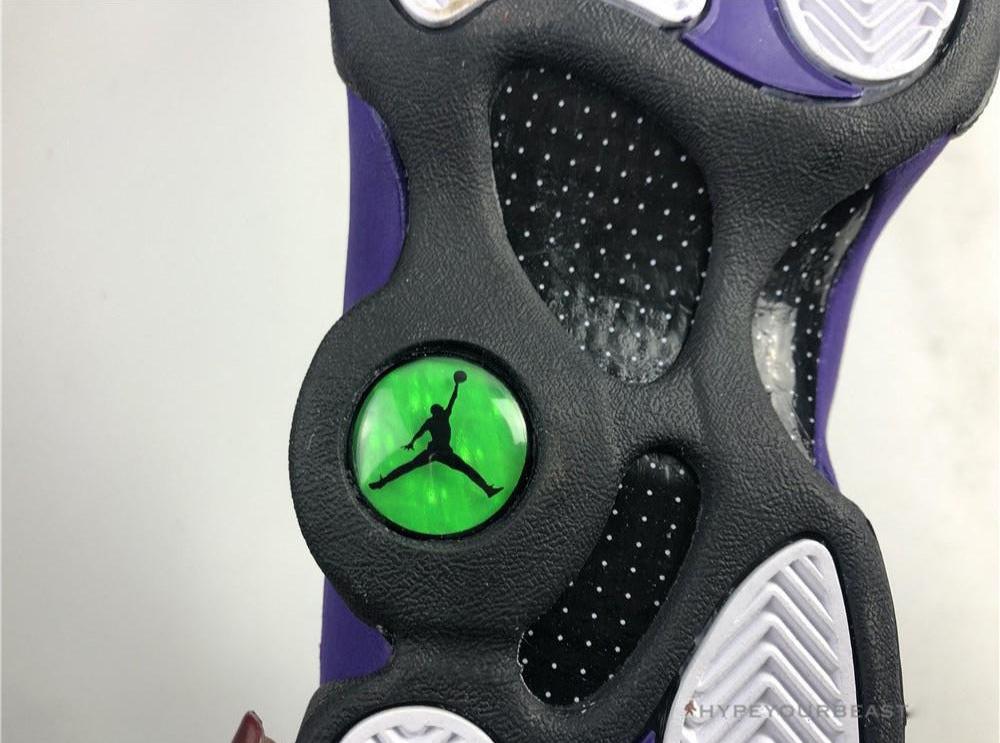 Air Jordan 13 Black / Purple