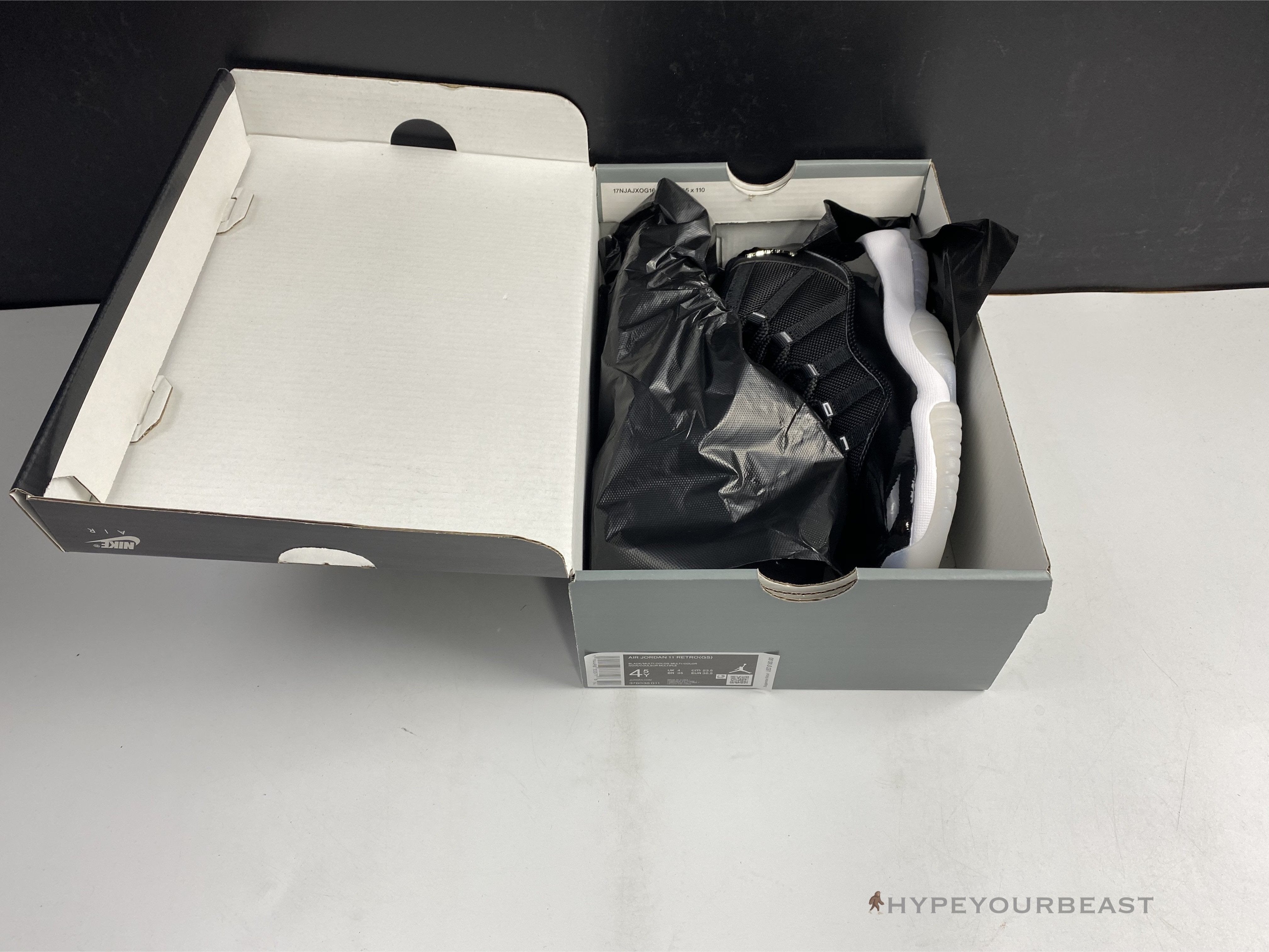 Air Jordan 1 Retro High Silver Toe