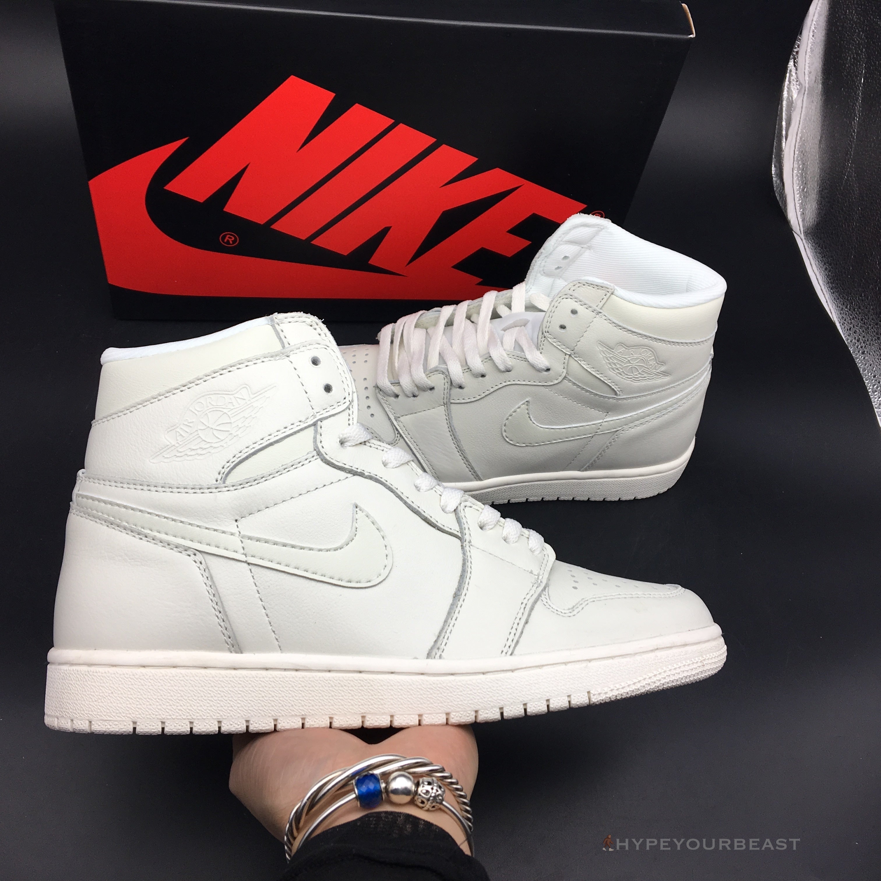 Air Jordan 1 Retro High OG 'Sail'
