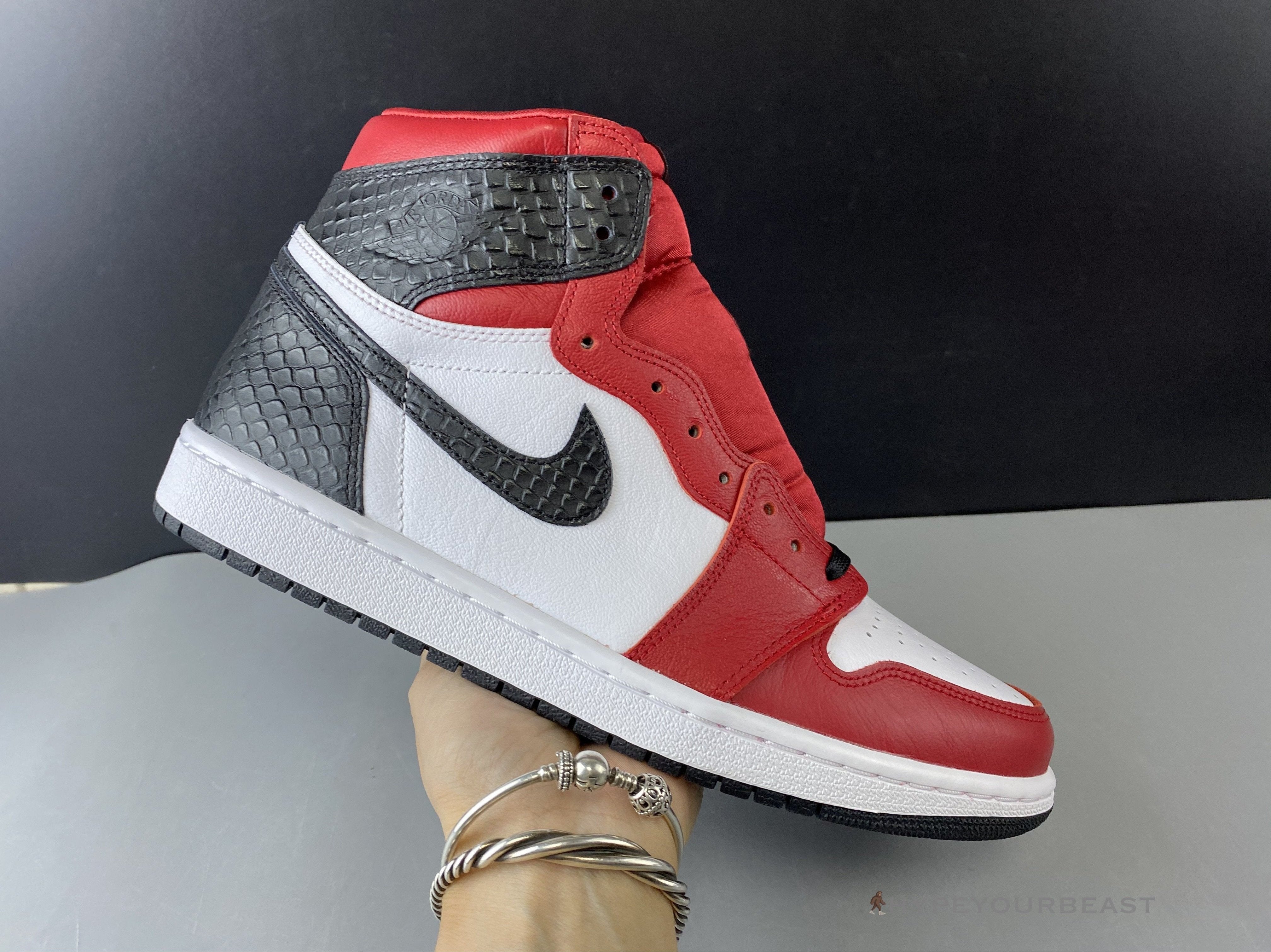 Air Jordan 1 Retro High Snake Chicago Satin