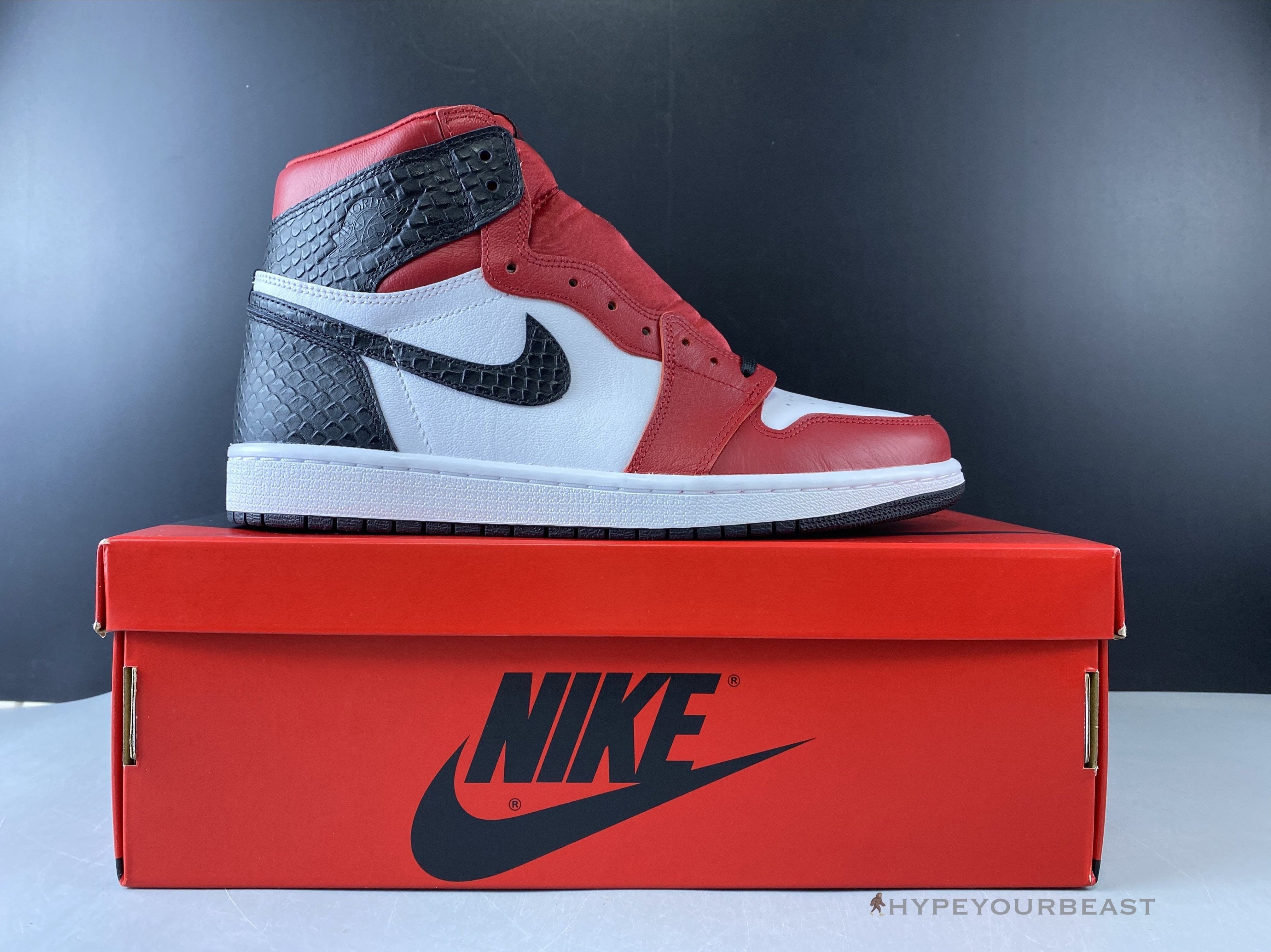 Air Jordan 1 Retro High Snake Chicago Satin