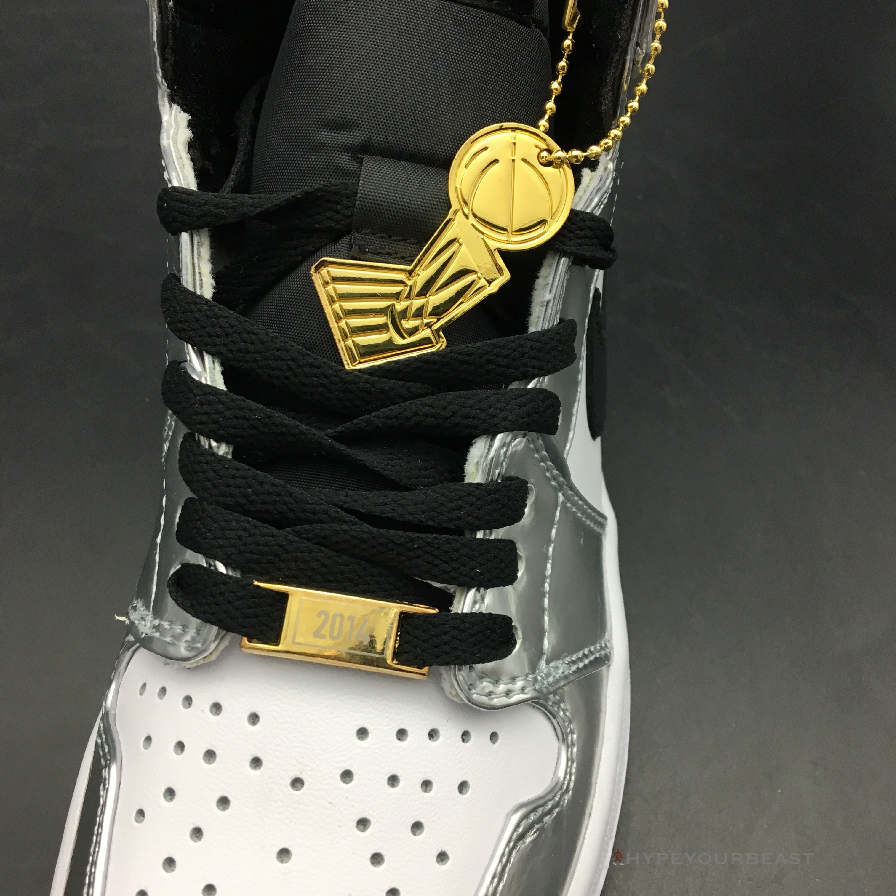 Air Jordan 1 High 'Pass the Torch'
