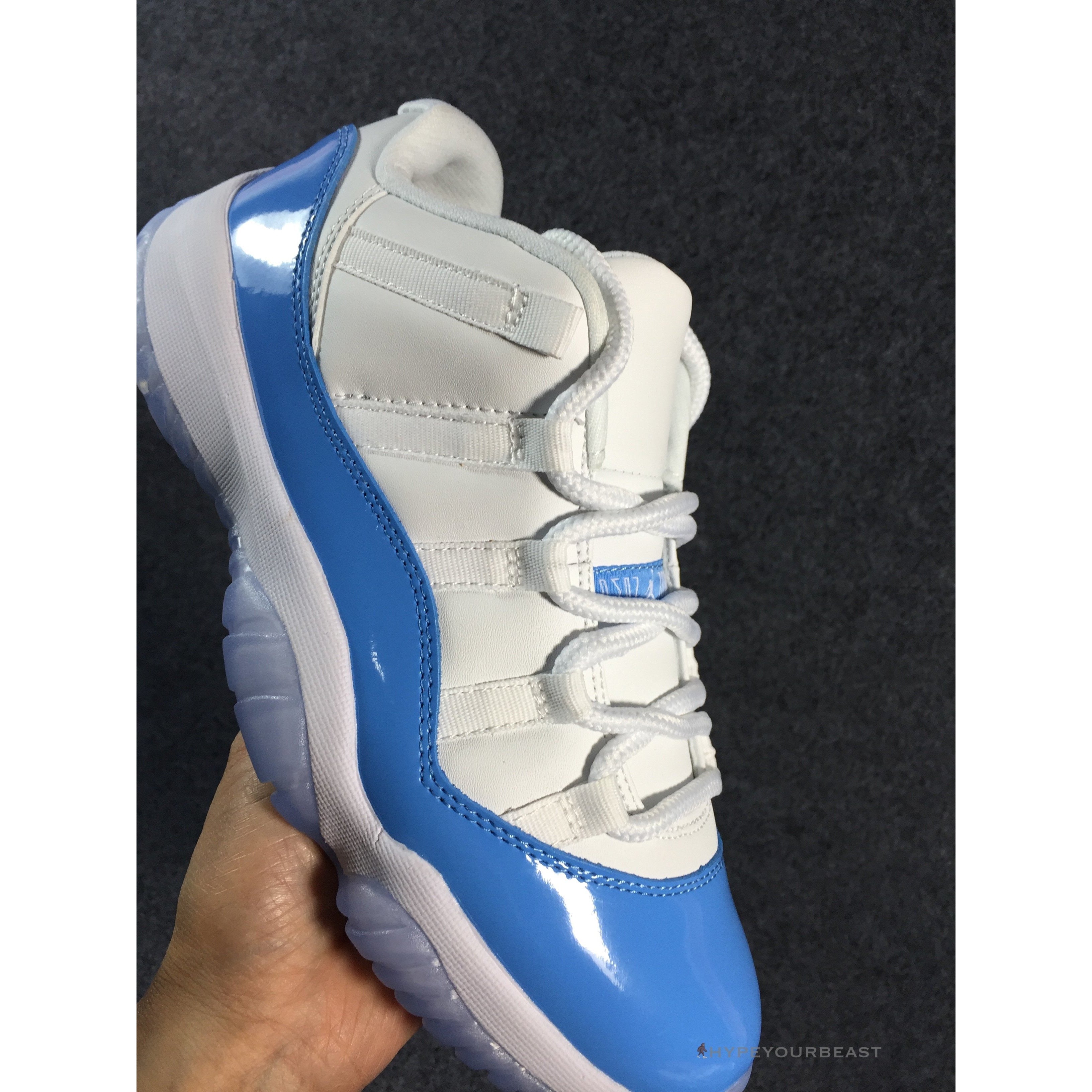 Air Jordan 11 Low 'University Blue'