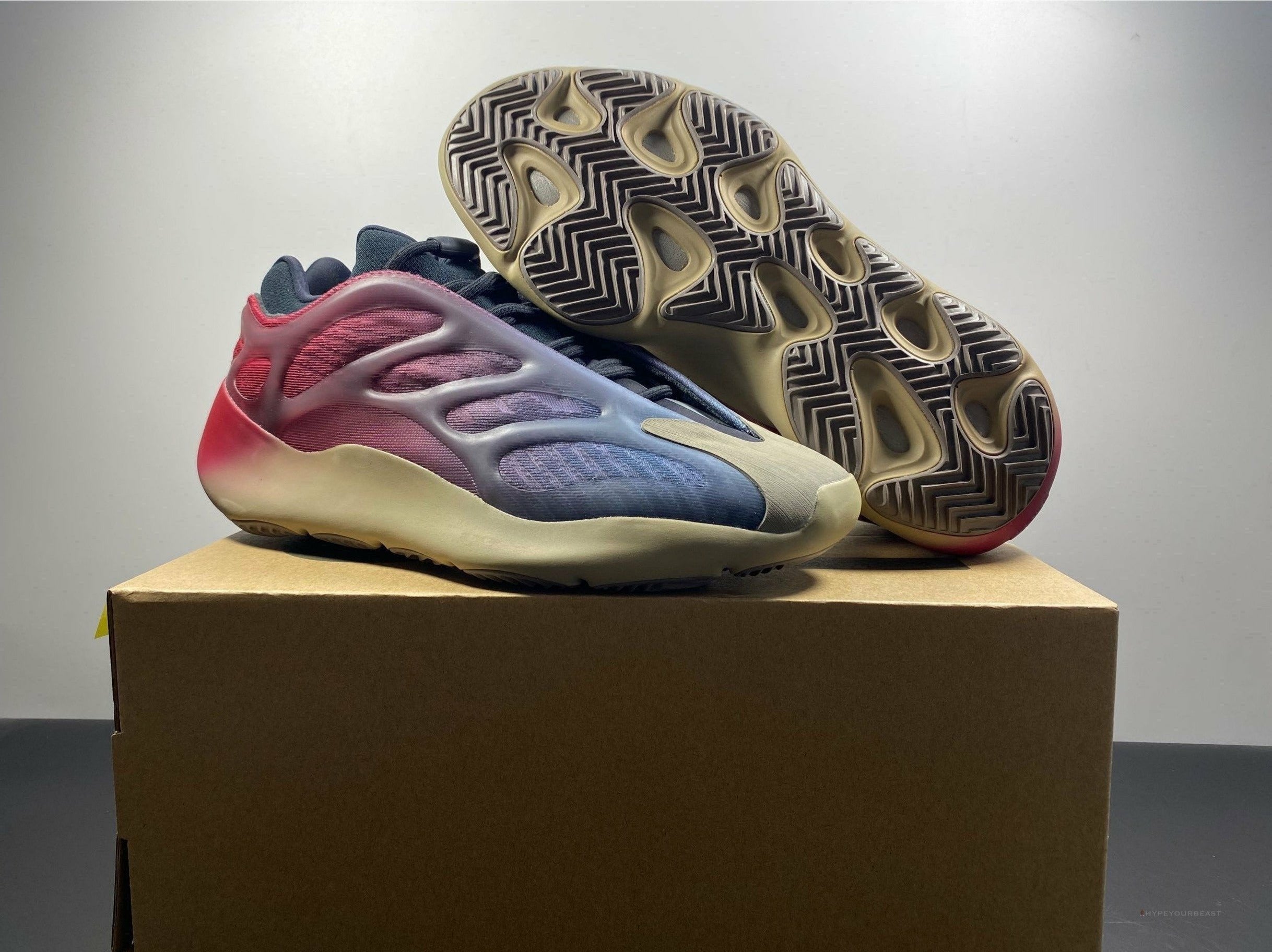 Adidas Yeezy 700 V3 'Fade Carbon'