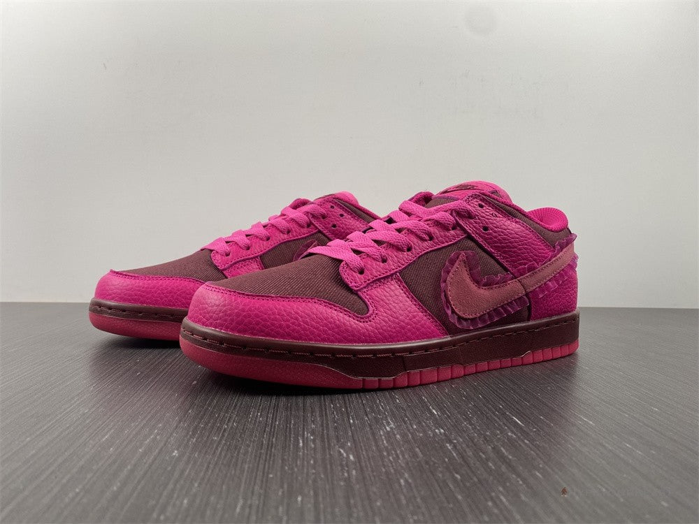 Nike Dunk Low Valentines Day (2022)